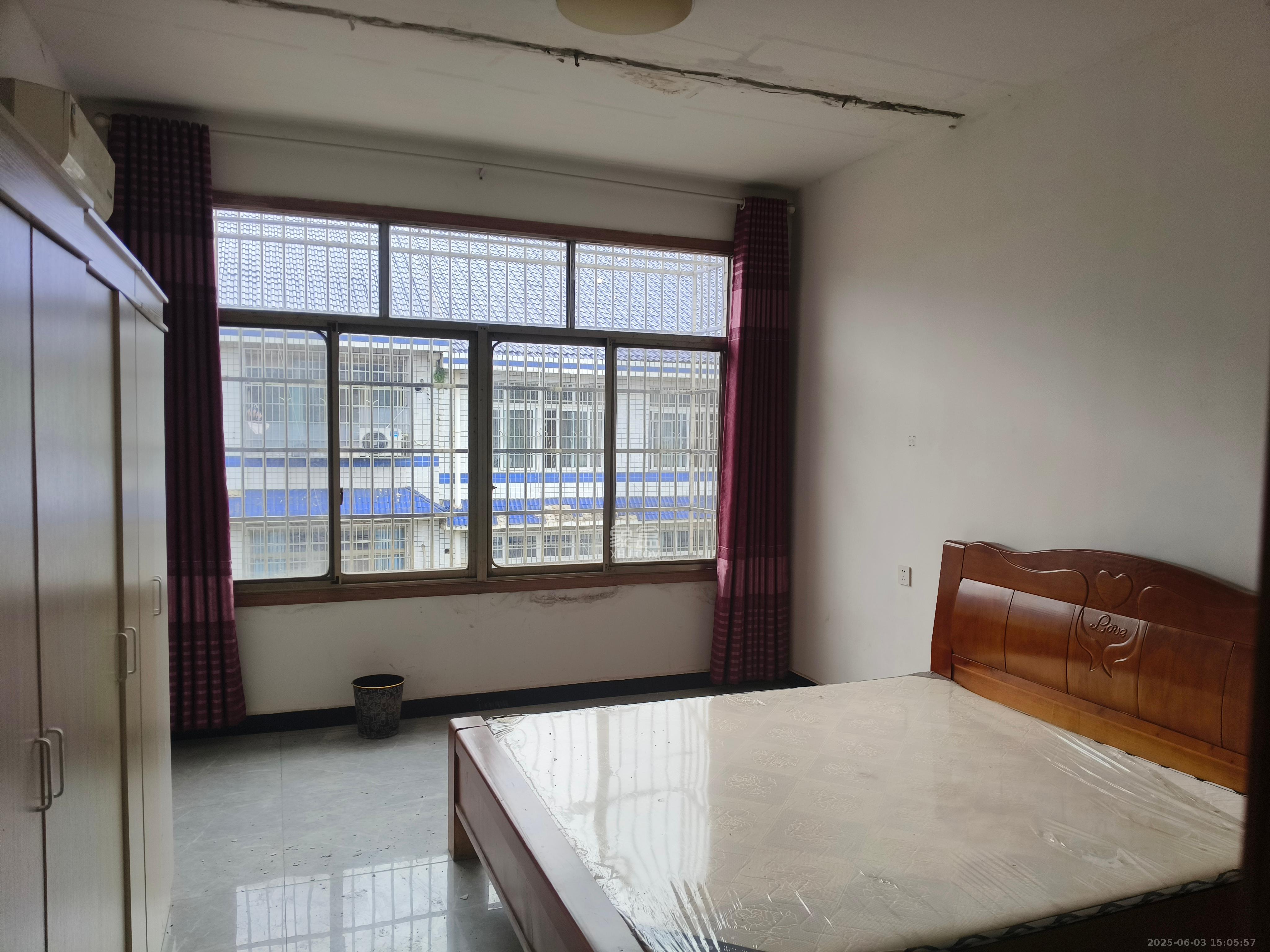 谢家湾安置小区 6室2厅2卫 2200.0元/月 谢家湾安置小区 6室2厅2卫 2200.0元/月室内图