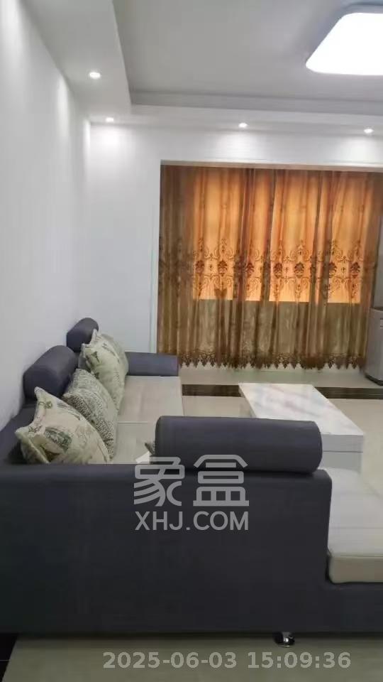 中房瑞致国际  2室2厅2卫   2400.00元/月