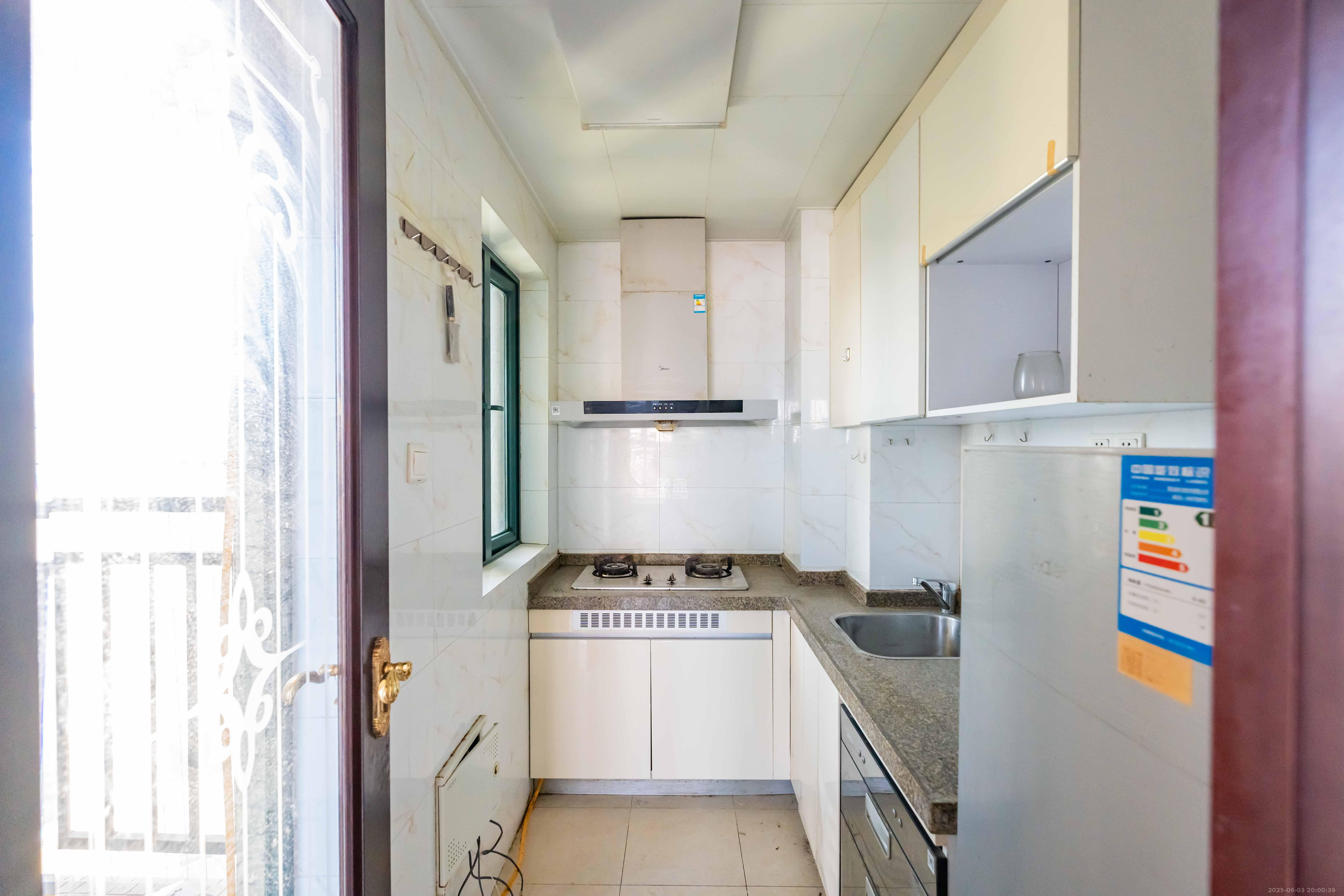 恒大雅苑  3室2厅1卫    63.0万 恒大雅苑  3室2厅1卫    63.0万厨房