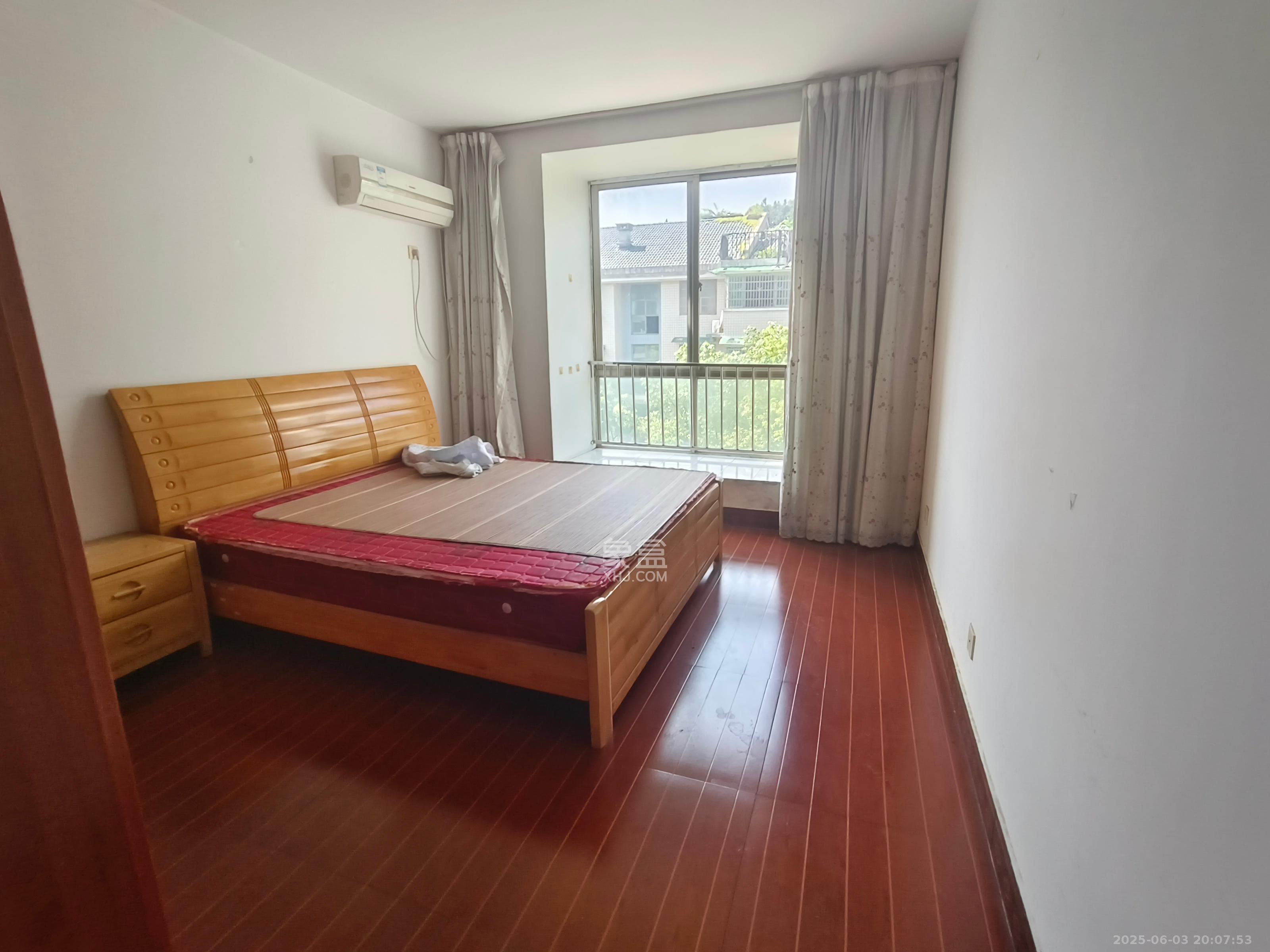 麓谷沐春园 3室2厅1卫 2300.0元/月 麓谷沐春园 3室2厅1卫 2300.0元/月室内图