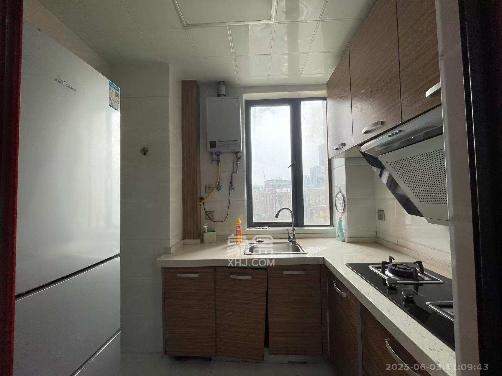 荣盛花语馨苑 3室2厅1卫 2300.0元/月 荣盛花语馨苑 3室2厅1卫 2300.0元/月室内图