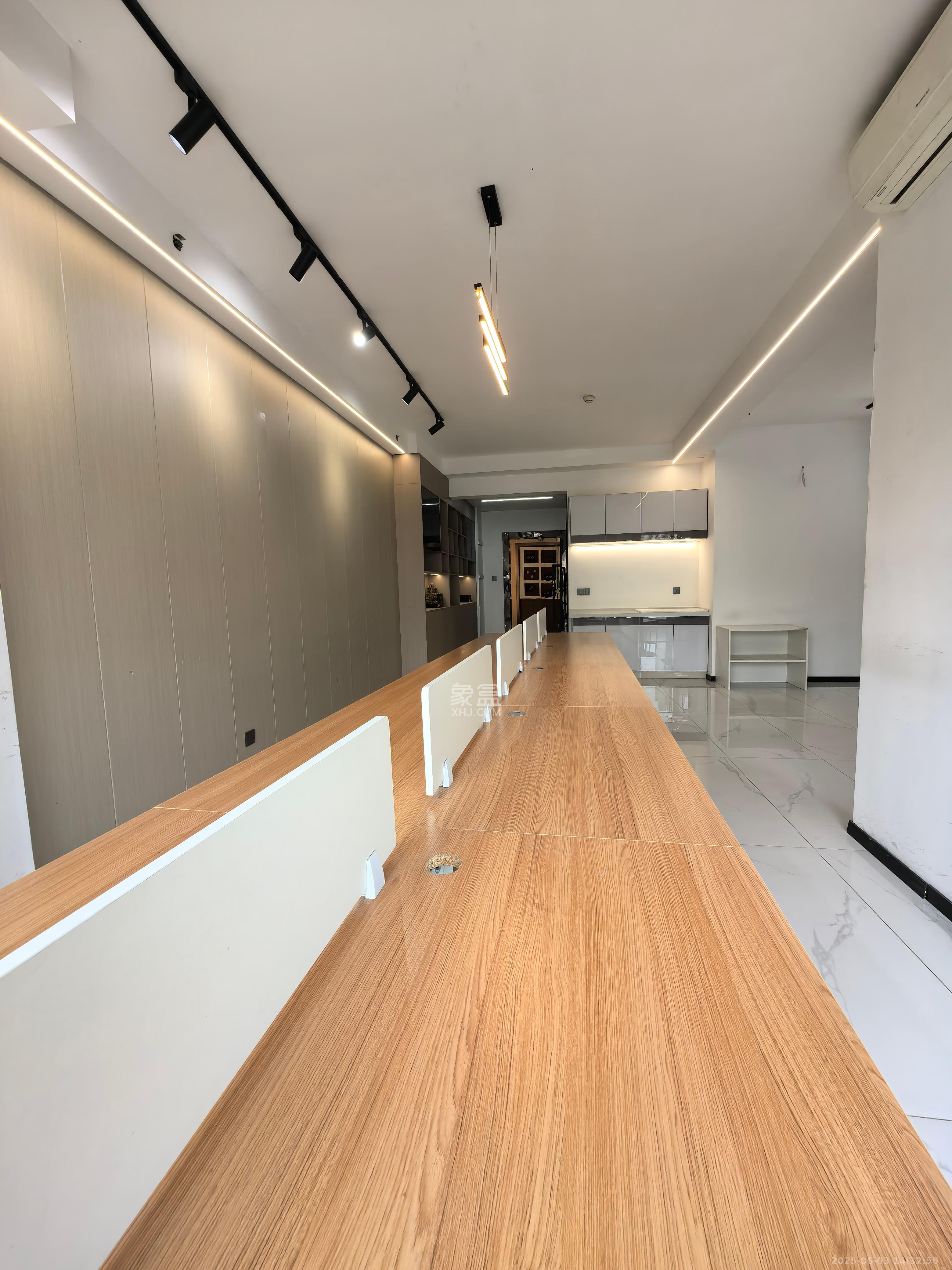 富力十号  1室1厅1卫   3900.00元/月室内图
