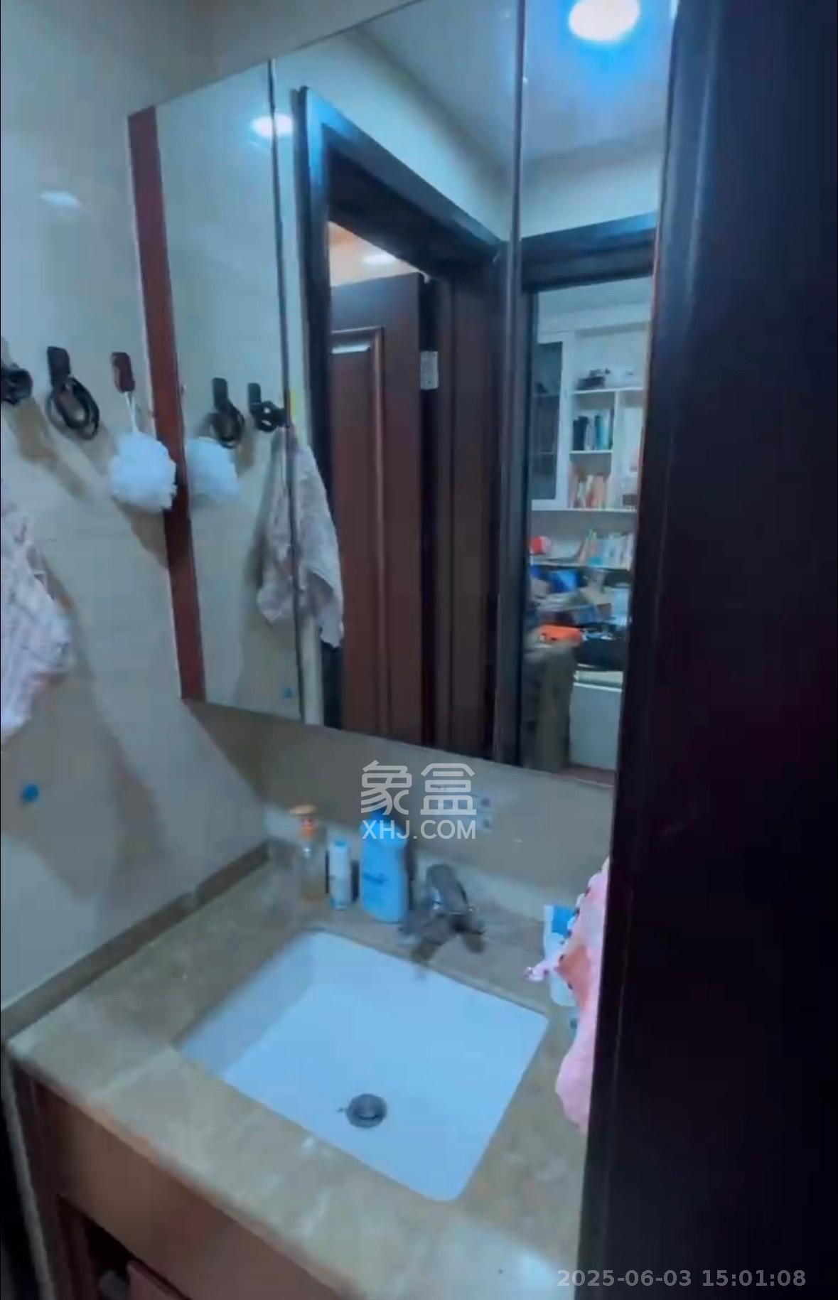 绿地中央广场 3室2厅1卫 3200.0元/月 绿地中央广场 3室2厅1卫 3200.0元/月室内图