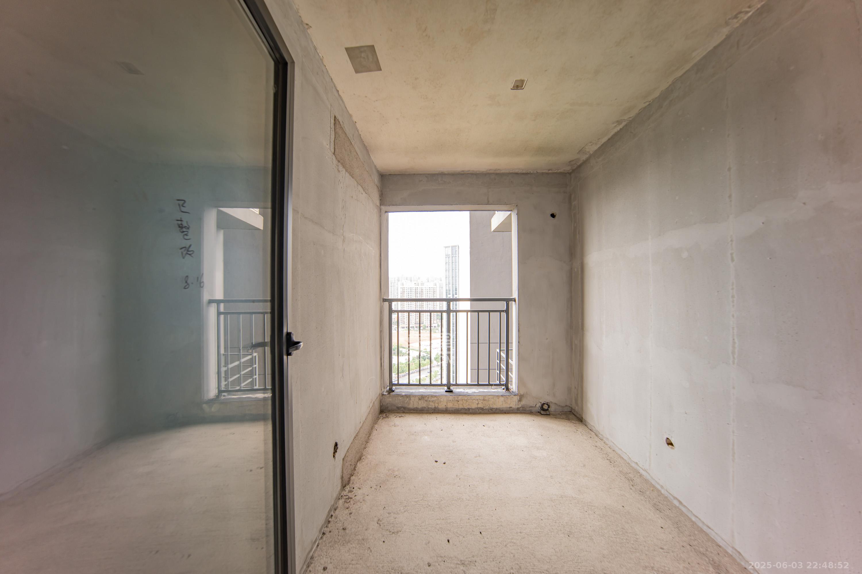 汉高学士府  4室2厅2卫    100.0万 汉高学士府  4室2厅2卫    100.0万卧室