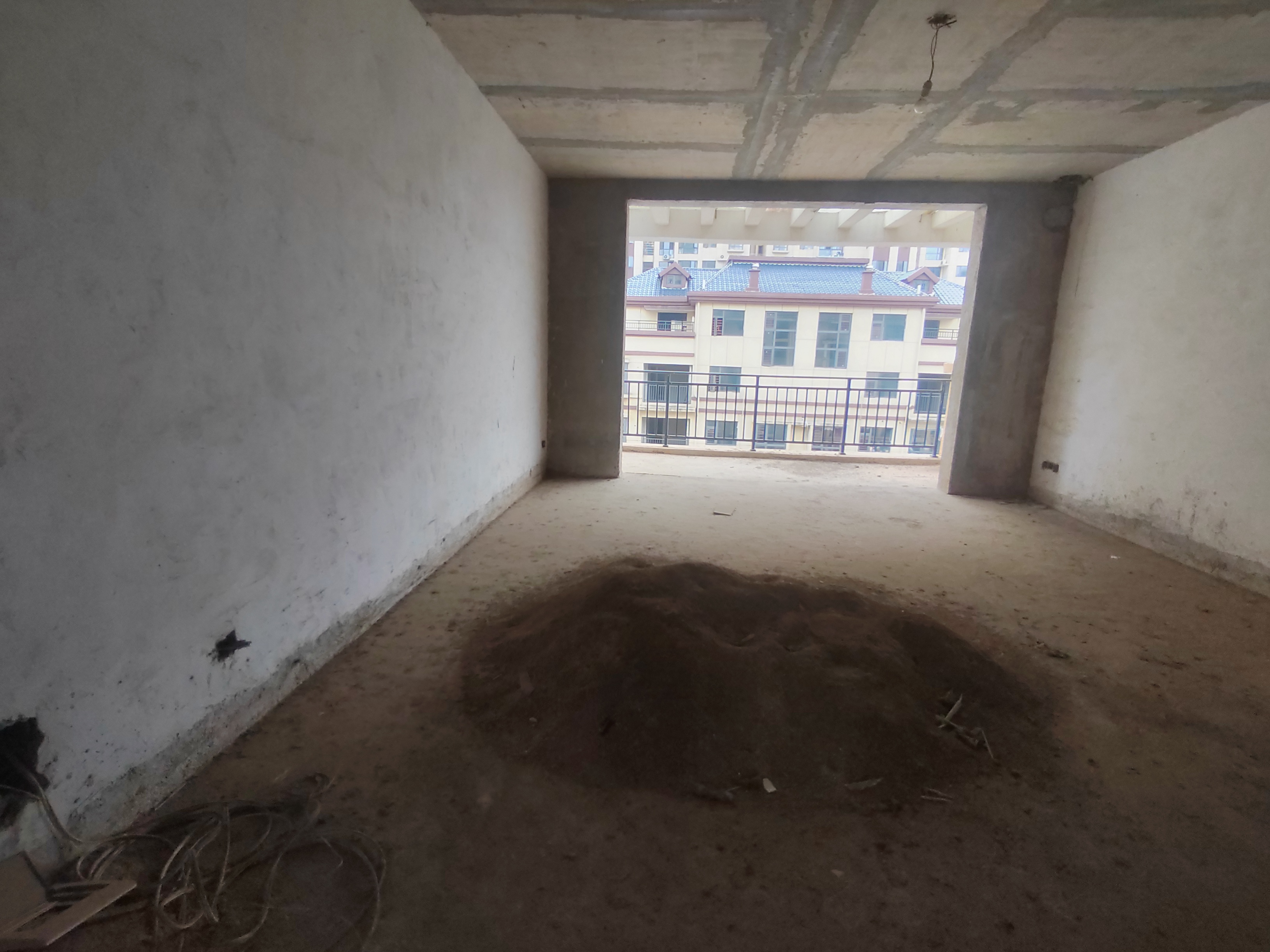 孙河九龙湾 6室2厅4卫 54.8万 孙河九龙湾 6室2厅4卫 54.8万客厅