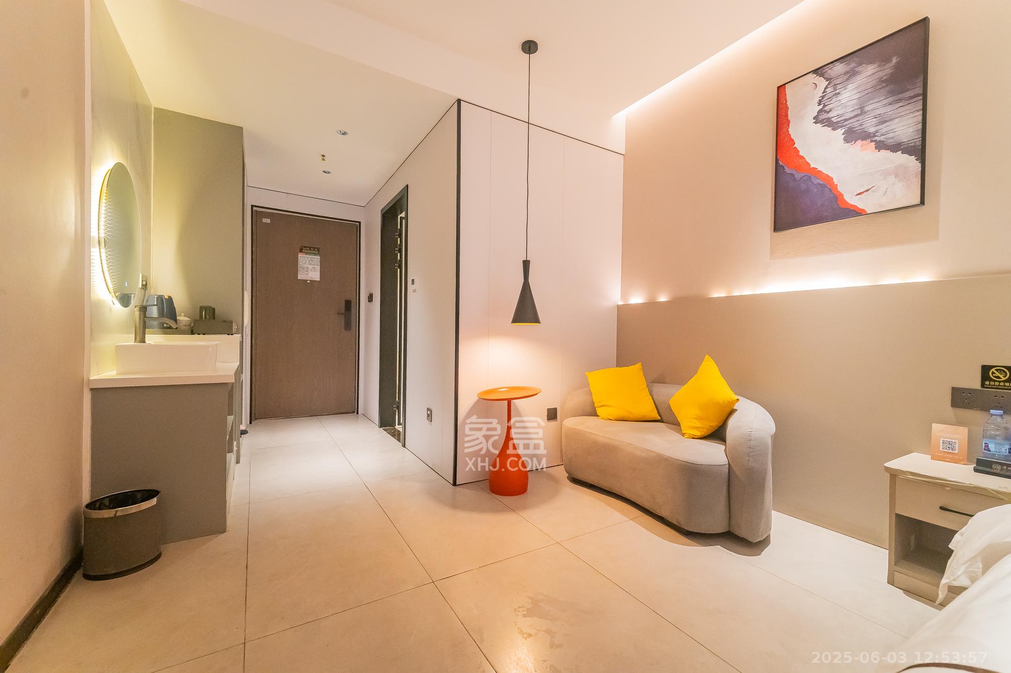 新城悦隽公园  1室1厅1卫    25.8万 新城悦隽公园  1室1厅1卫    25.8万客厅