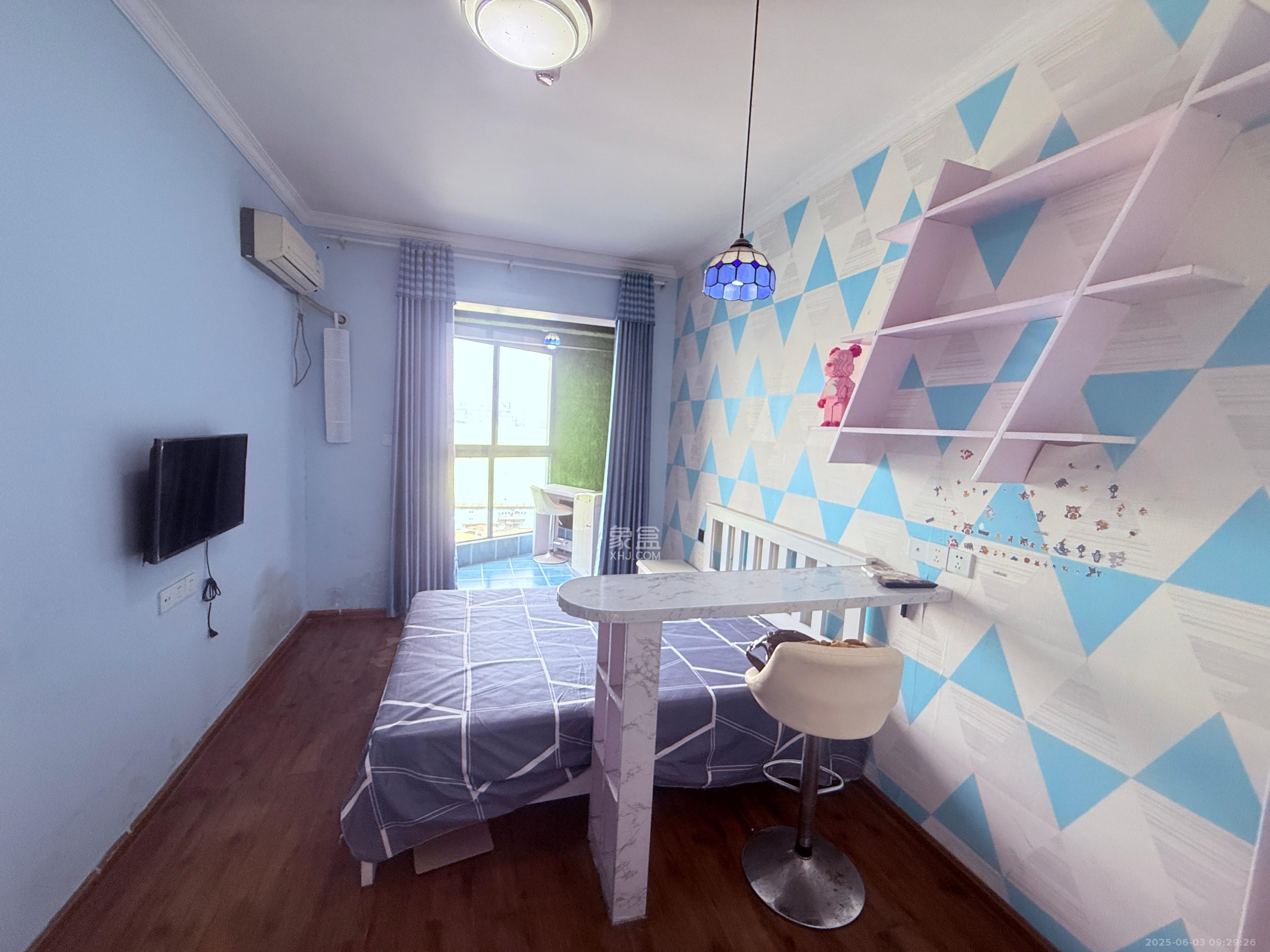 绿地中央广场  1室0厅1卫    1550.0元/月 绿地中央广场  1室0厅1卫    1550.0元/月室内图