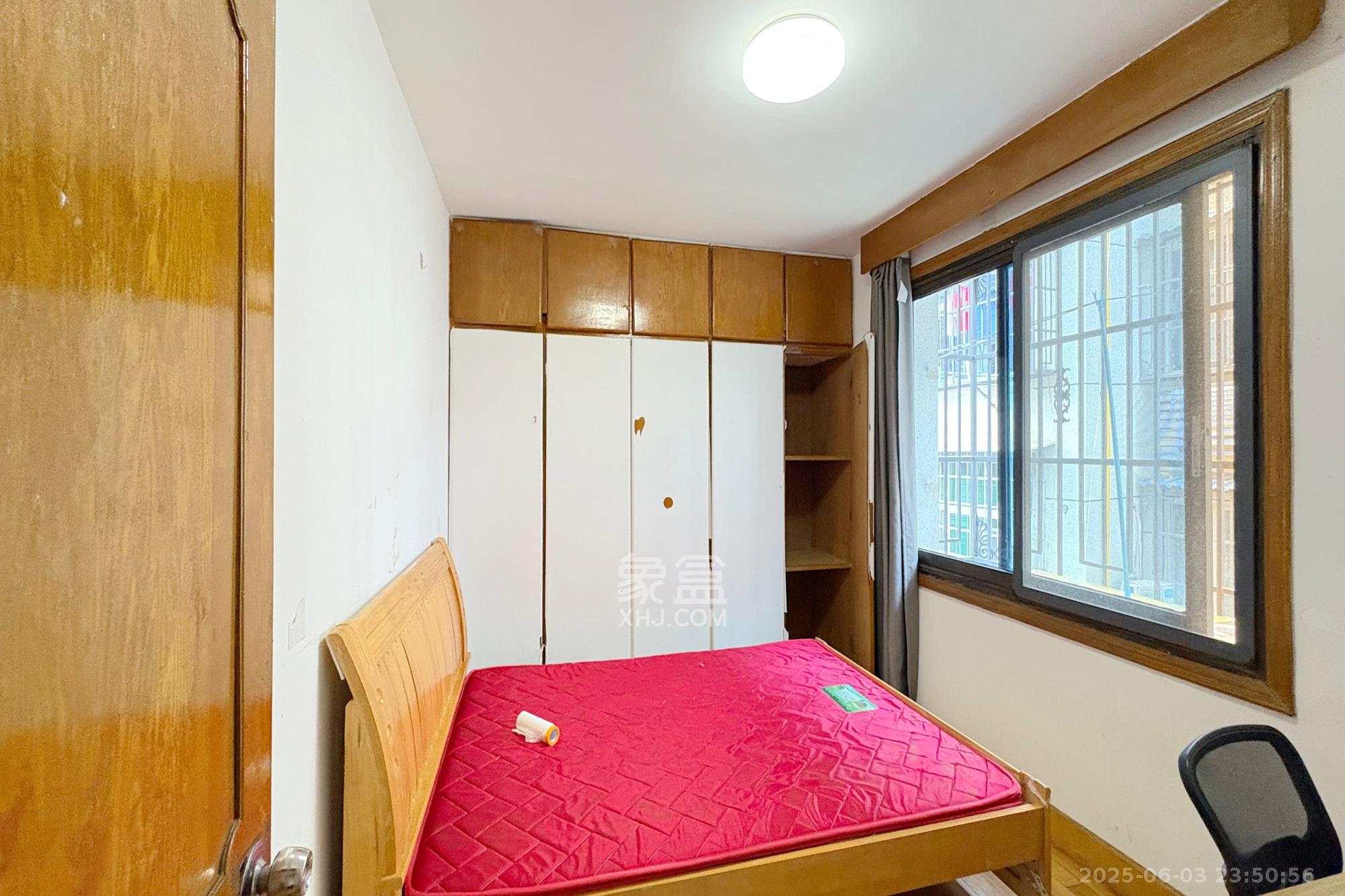 里仁巷22号工商联宿舍 2室1厅1卫 53.8万 里仁巷22号工商联宿舍 2室1厅1卫 53.8万卧室