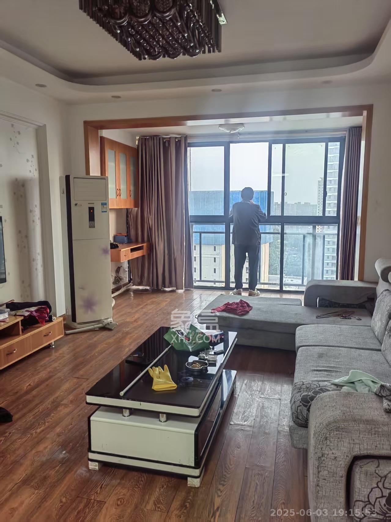 钱隆学府一、二期 2室2厅1卫 1800.0元/月 钱隆学府一、二期 2室2厅1卫 1800.0元/月室内图