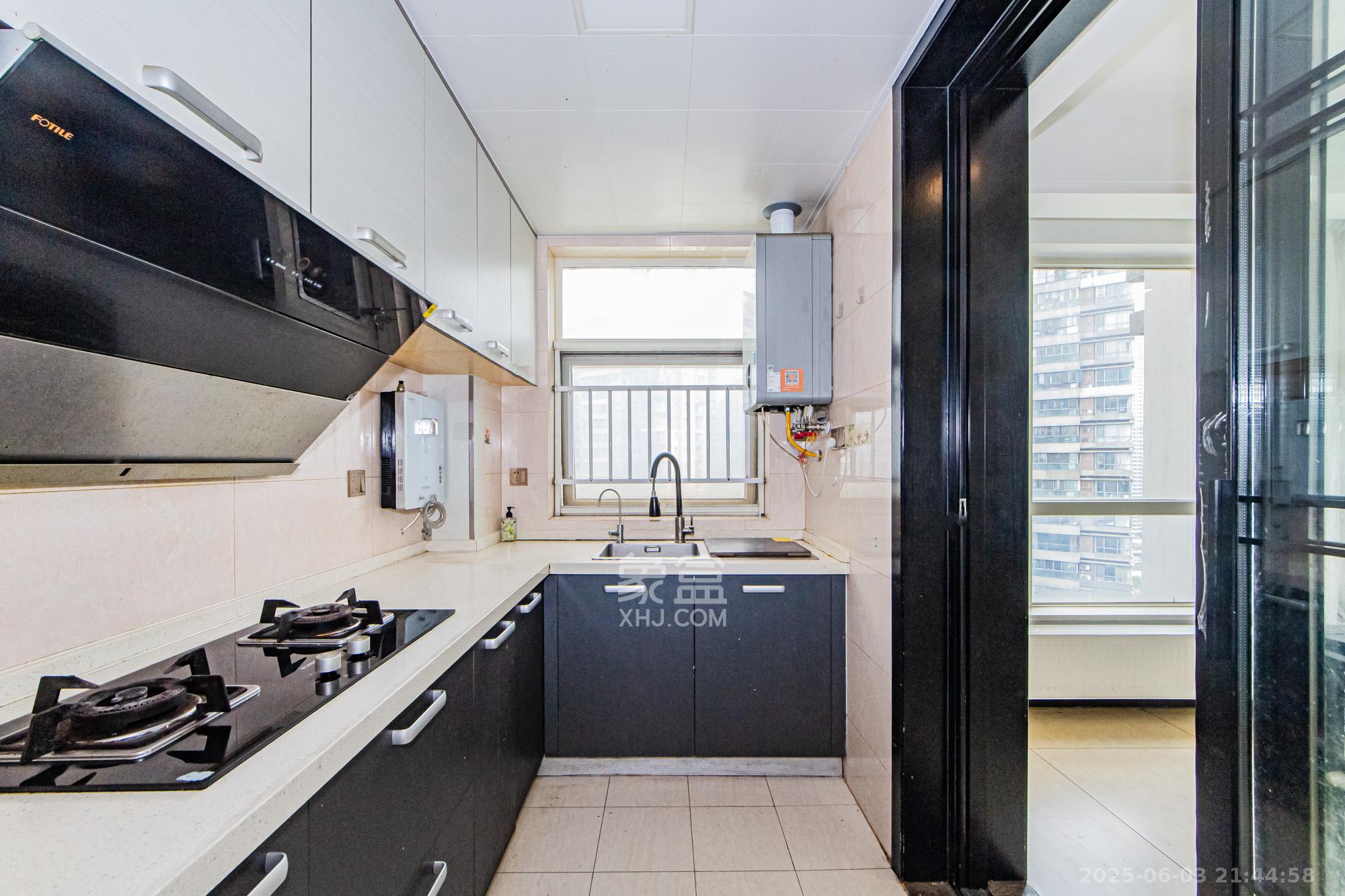 北辰三角洲D3区 4室2厅2卫 199.0万 北辰三角洲D3区 4室2厅2卫 199.0万厨房