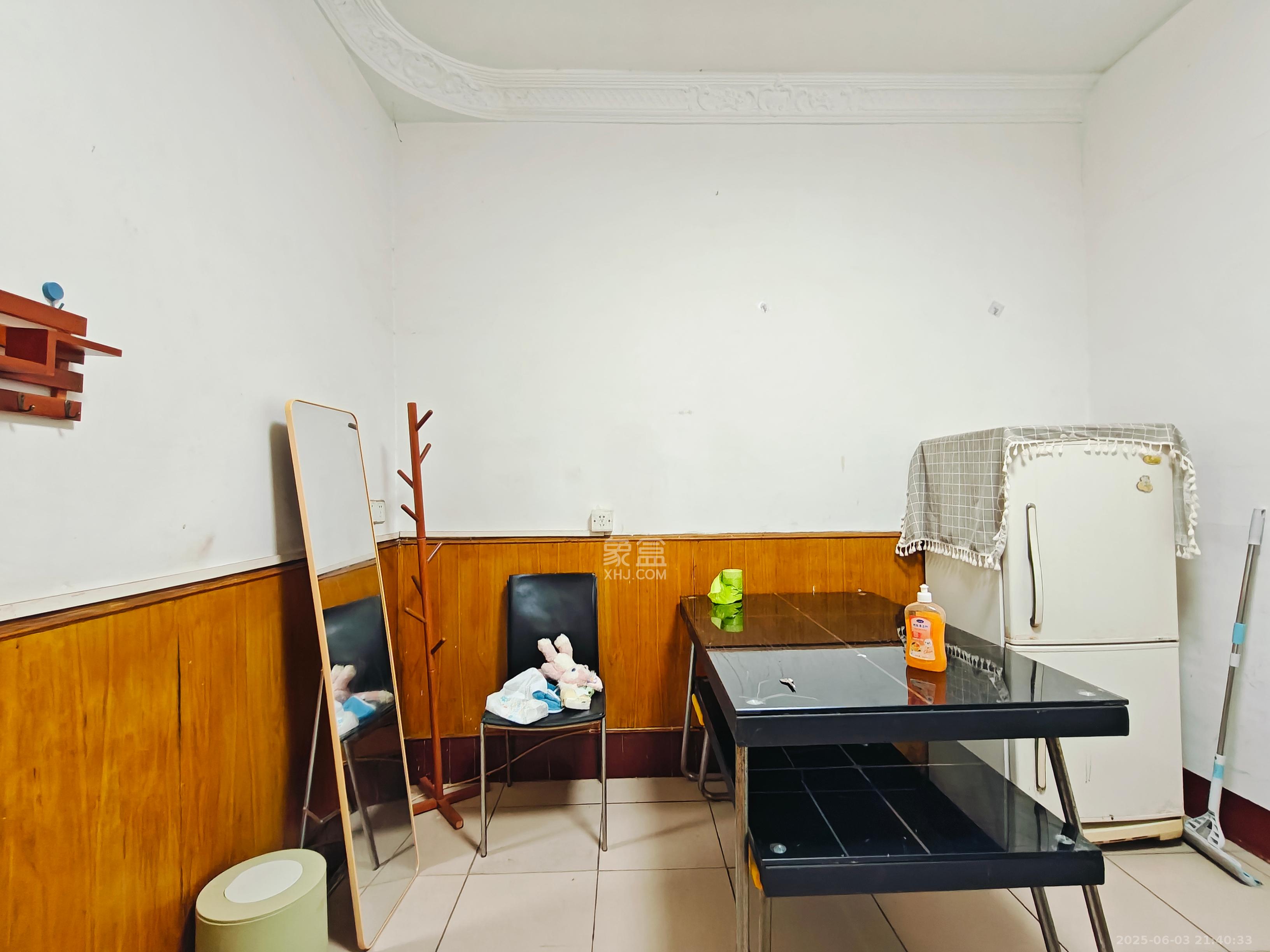 向韶村  2室1厅1卫    1200.0元/月 向韶村  2室1厅1卫    1200.0元/月室内图