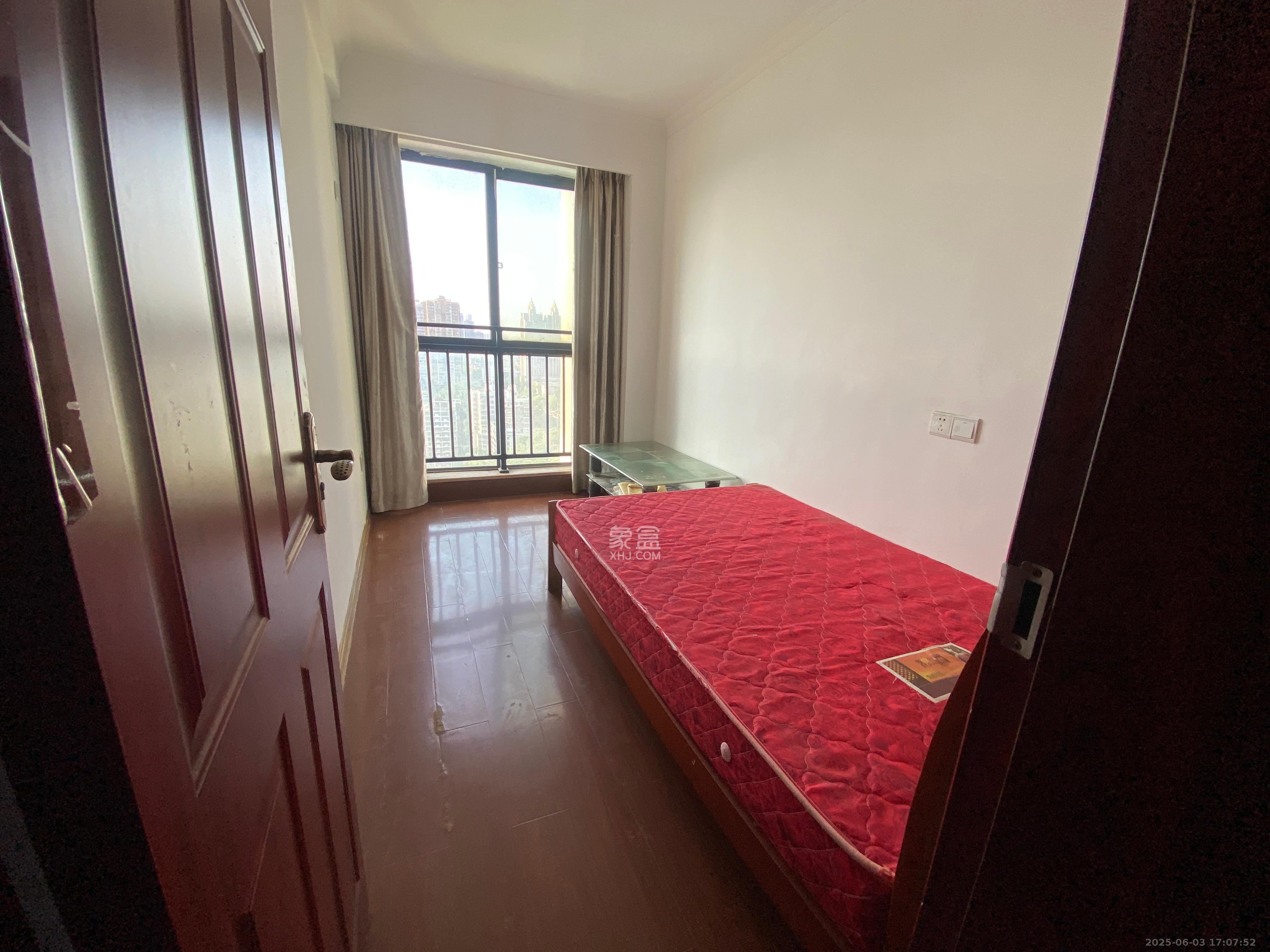 海拔东方  2室1厅1卫    1700.0元/月室内图