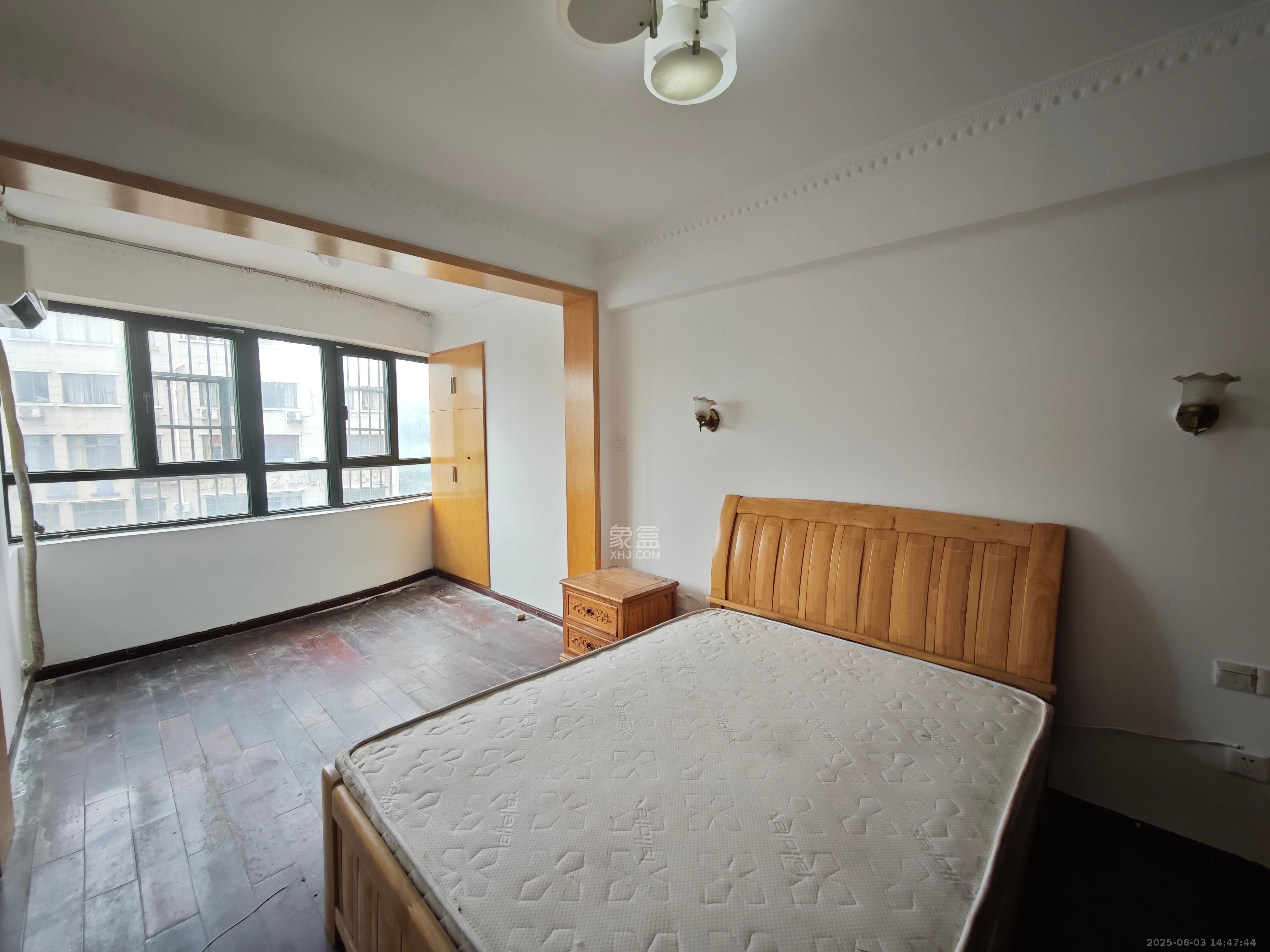 南国新城  3室2厅2卫    2600.0元/月 南国新城  3室2厅2卫    2600.0元/月室内图