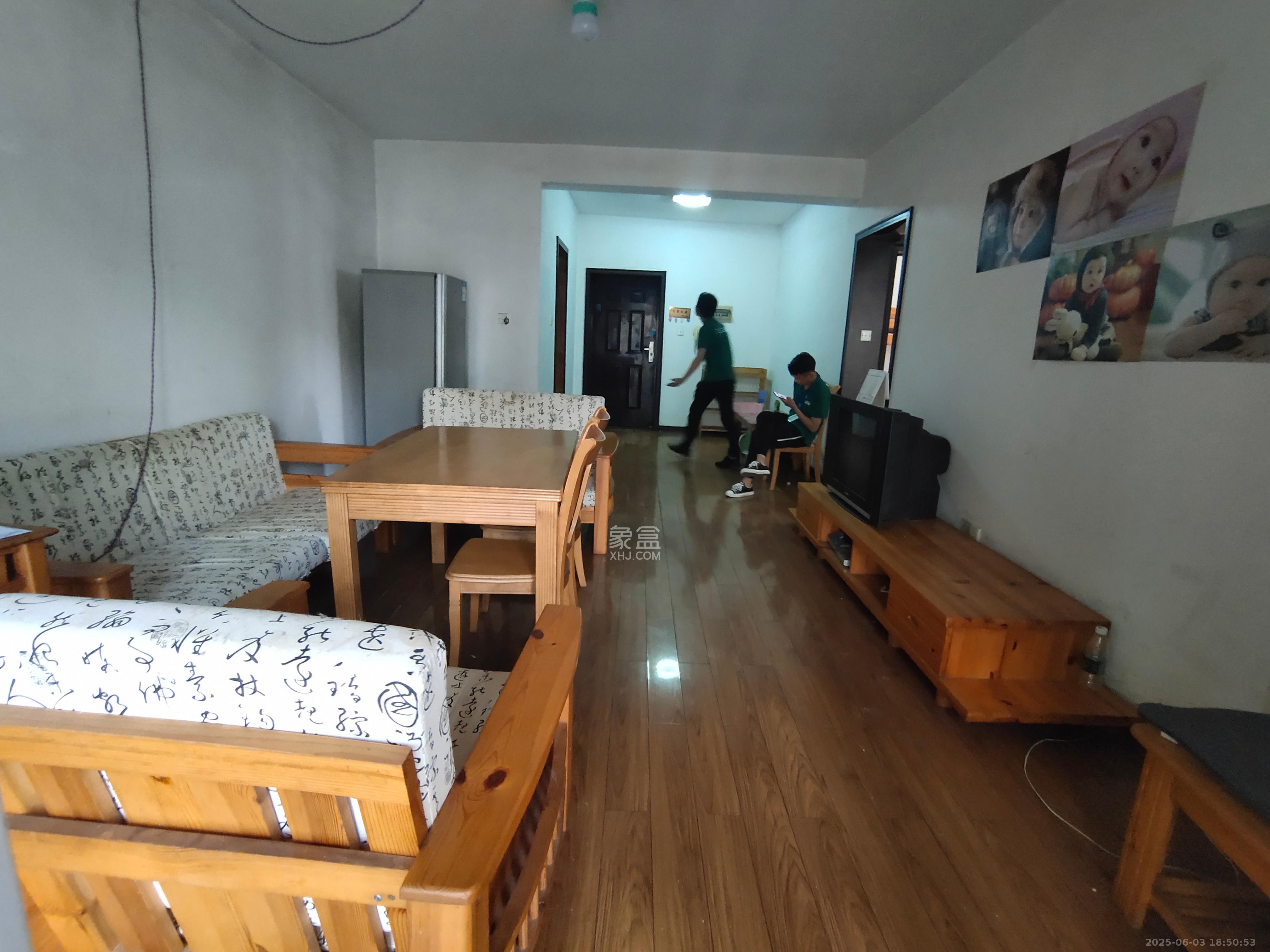 麓谷E家人  2室2厅1卫   1700.00元/月室内图