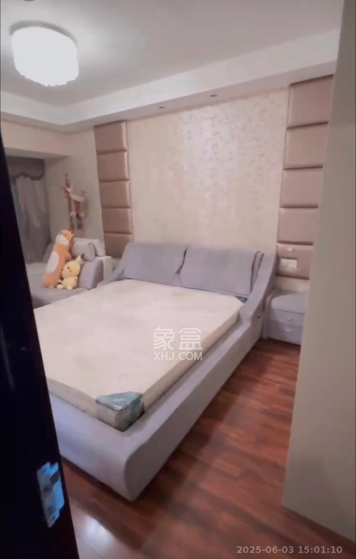 绿地中央广场 3室2厅1卫 3200.0元/月 绿地中央广场 3室2厅1卫 3200.0元/月室内图