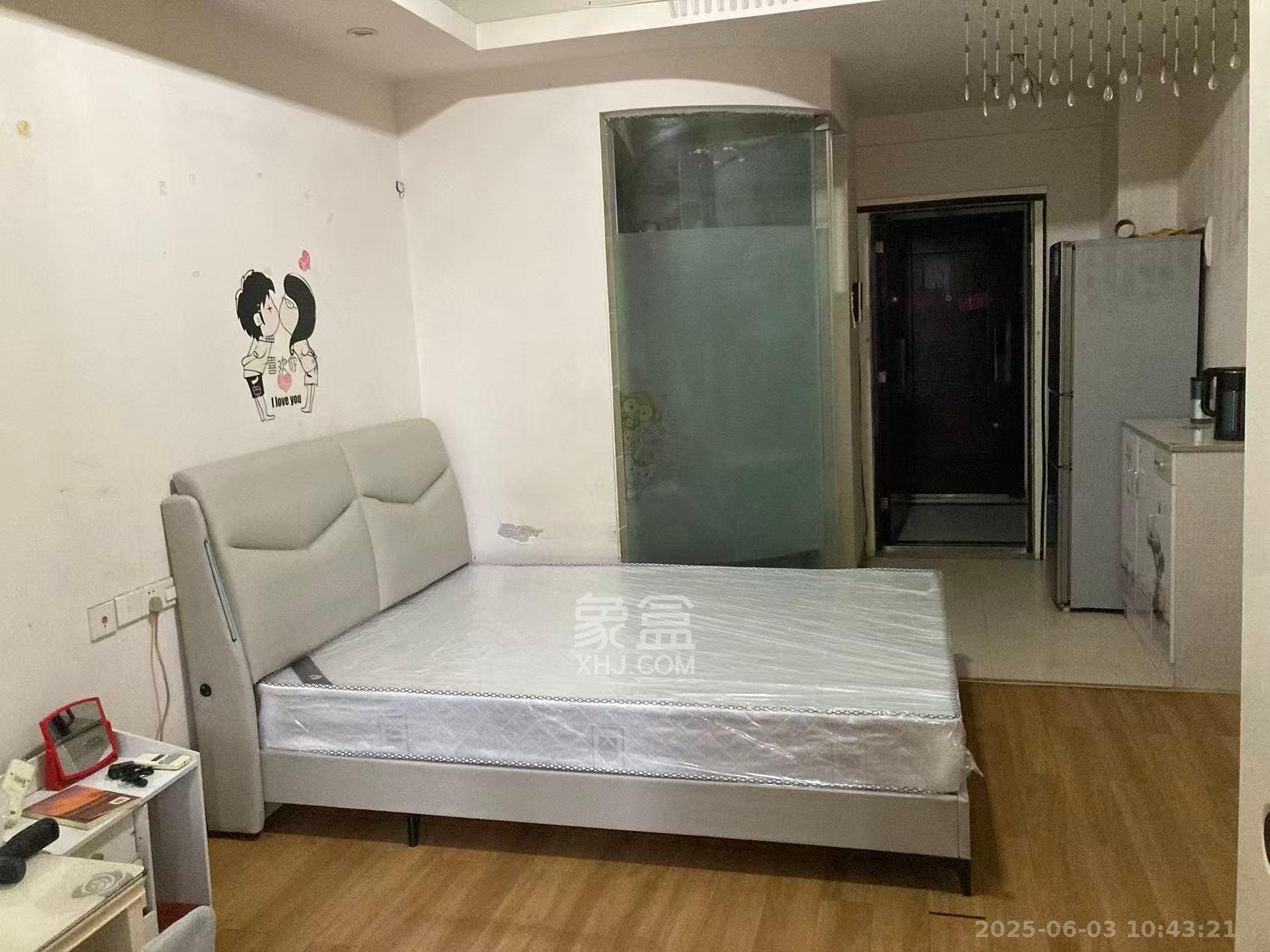 水岸世景  1室1厅1卫   1100.00元/月室内图