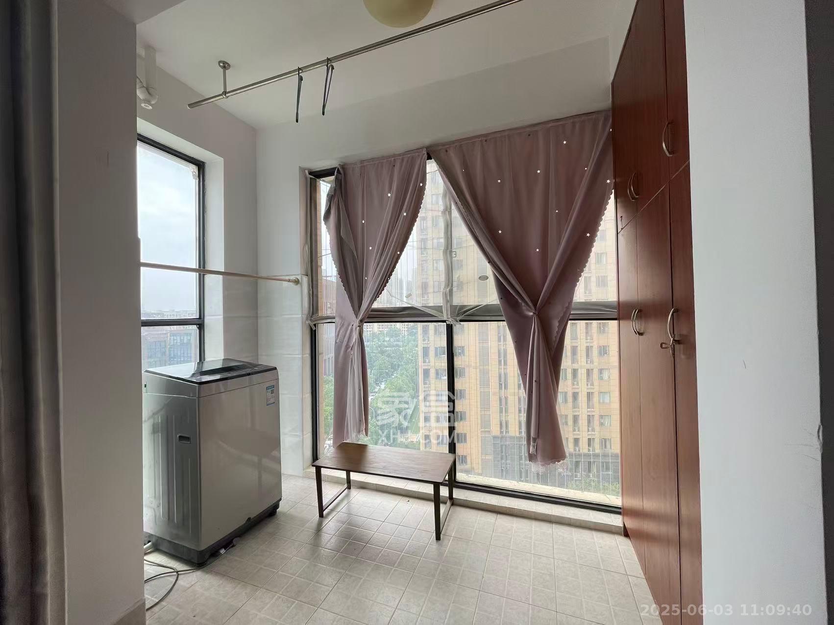 荣盛花语馨苑 3室2厅1卫 2300.0元/月 荣盛花语馨苑 3室2厅1卫 2300.0元/月室内图