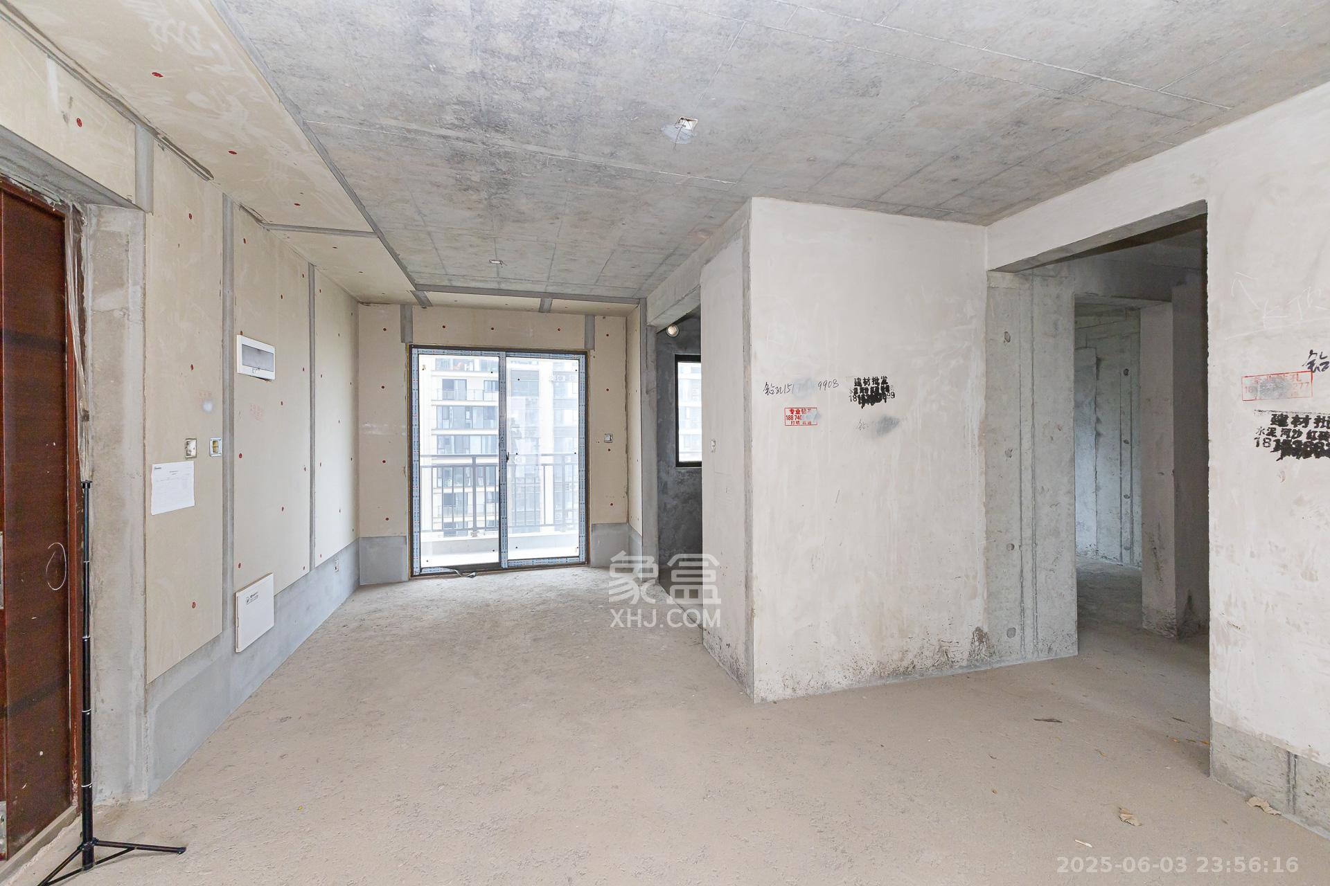 润和湘江天地D区 4室2厅2卫 160.0万 润和湘江天地D区 4室2厅2卫 160.0万客厅