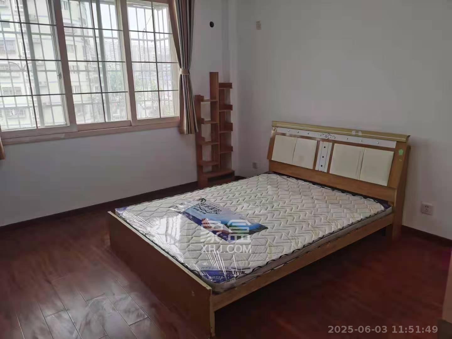 富绿新村  1室2厅1卫   1900.00元/月室内图