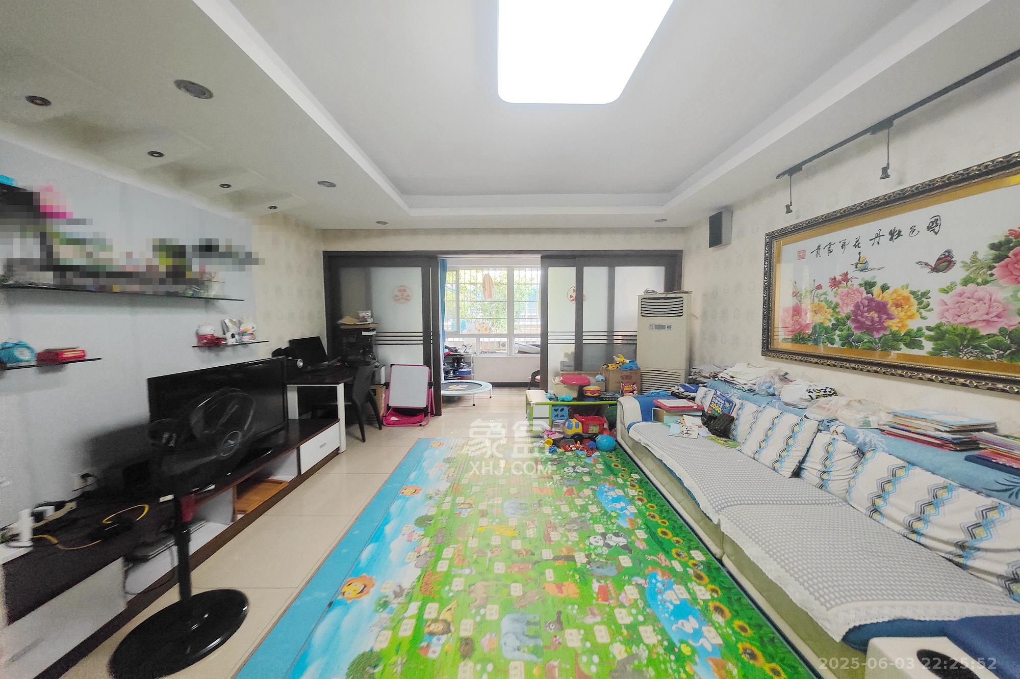 鑫天佳园  2室2厅2卫   70.00万客厅