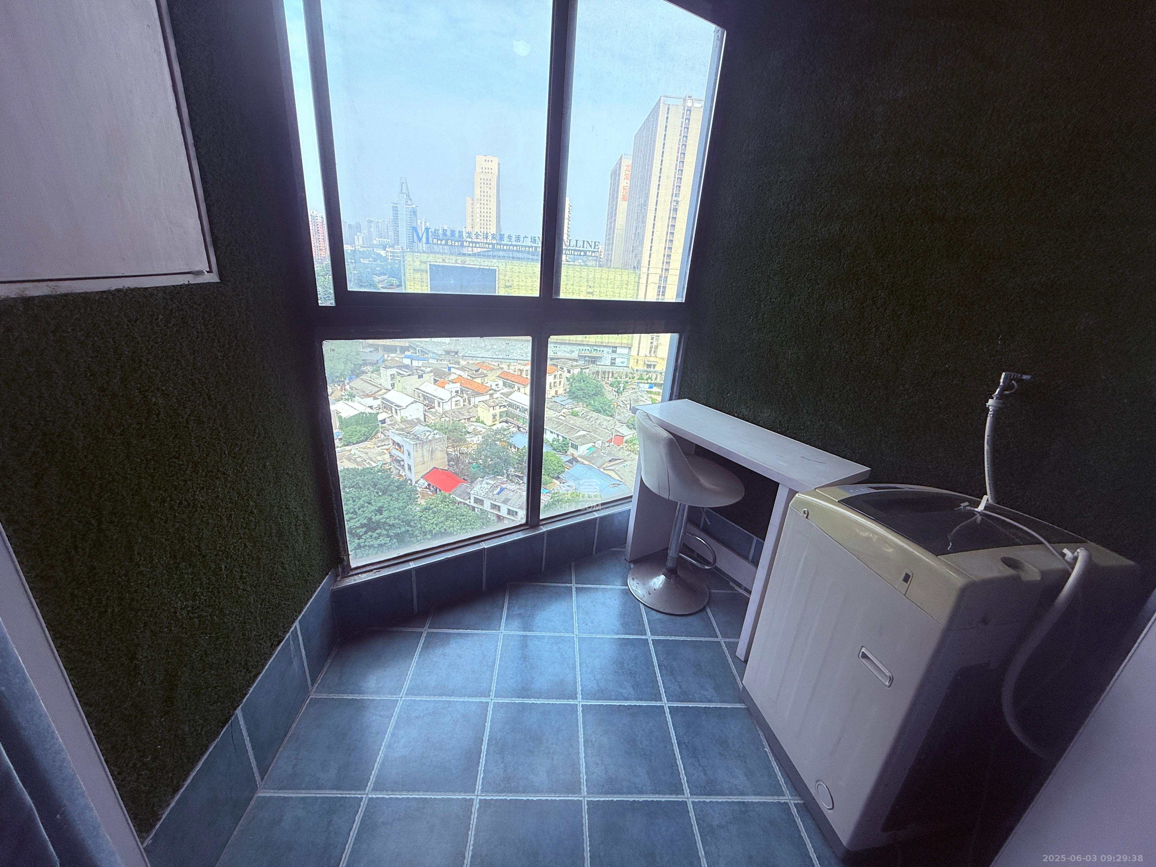 绿地中央广场  1室0厅1卫    1550.0元/月 绿地中央广场  1室0厅1卫    1550.0元/月室内图