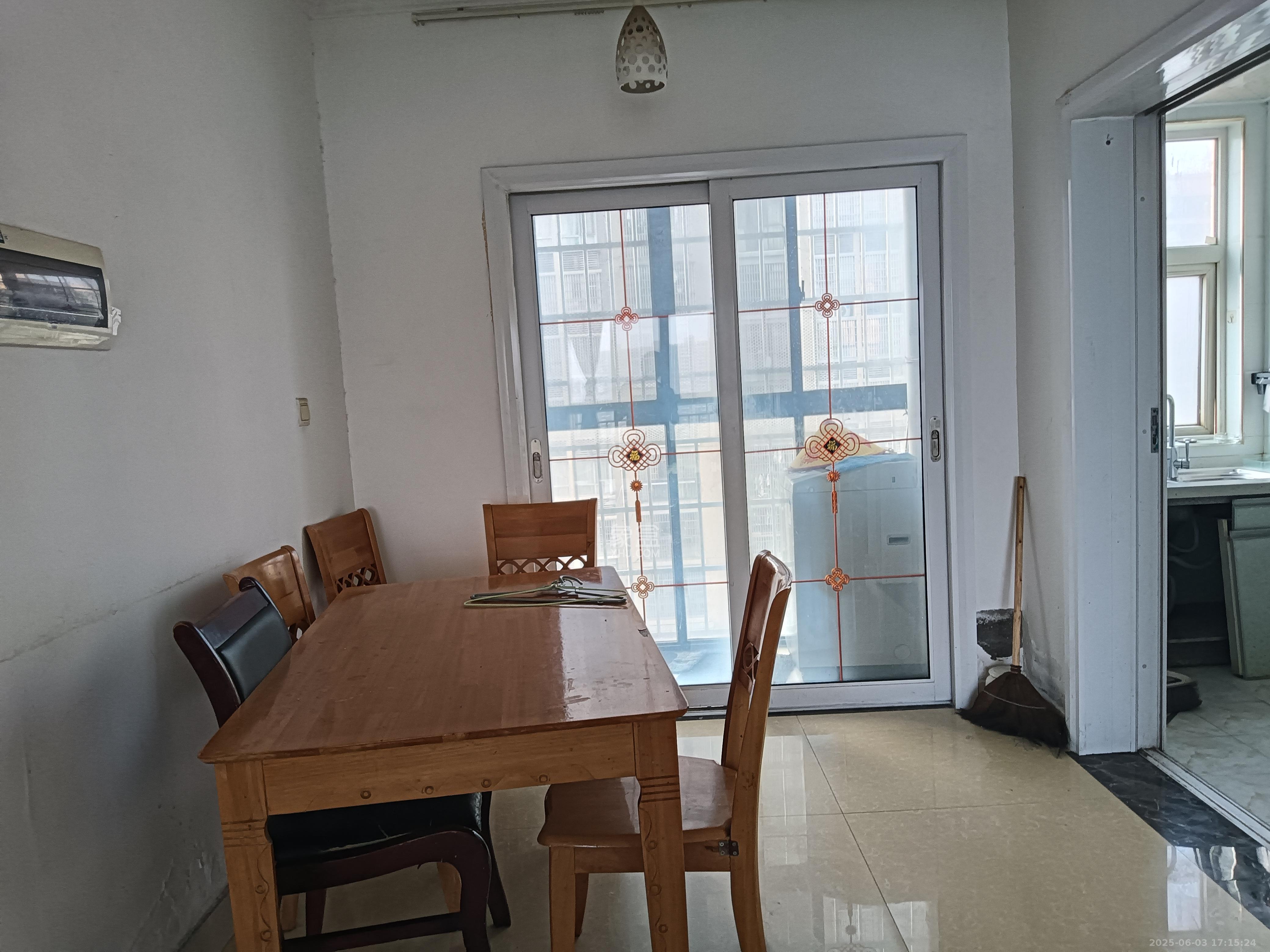 庄园心伽泊 3室2厅1卫 2000.0元/月 庄园心伽泊 3室2厅1卫 2000.0元/月室内图