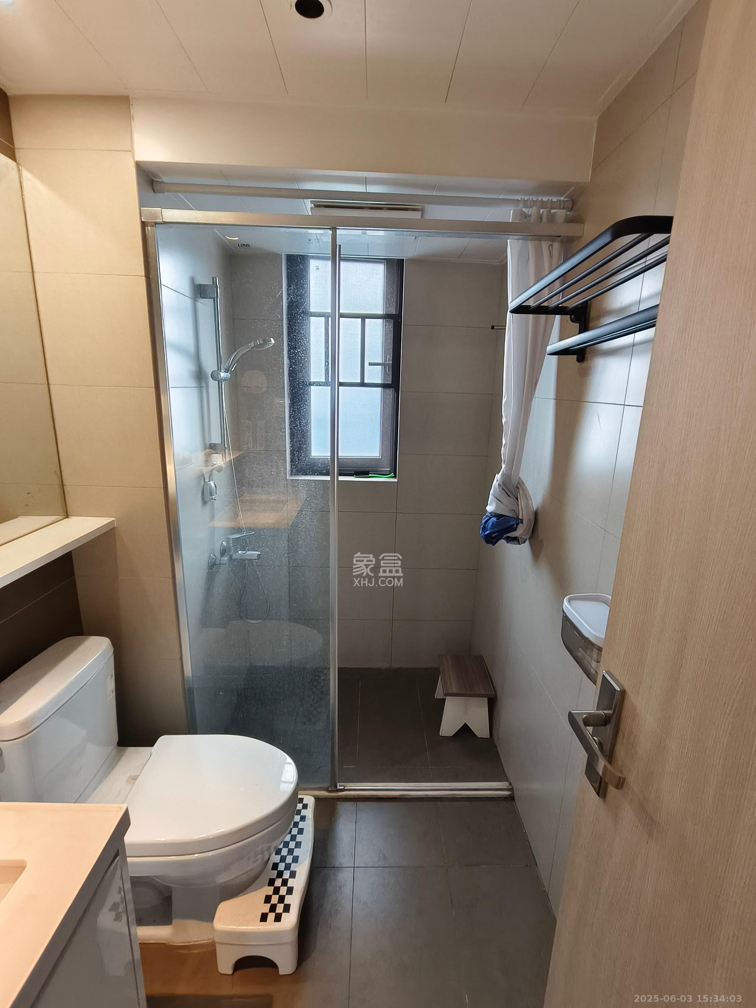 时代倾城五期  4室2厅2卫   2200.00元/月室内图