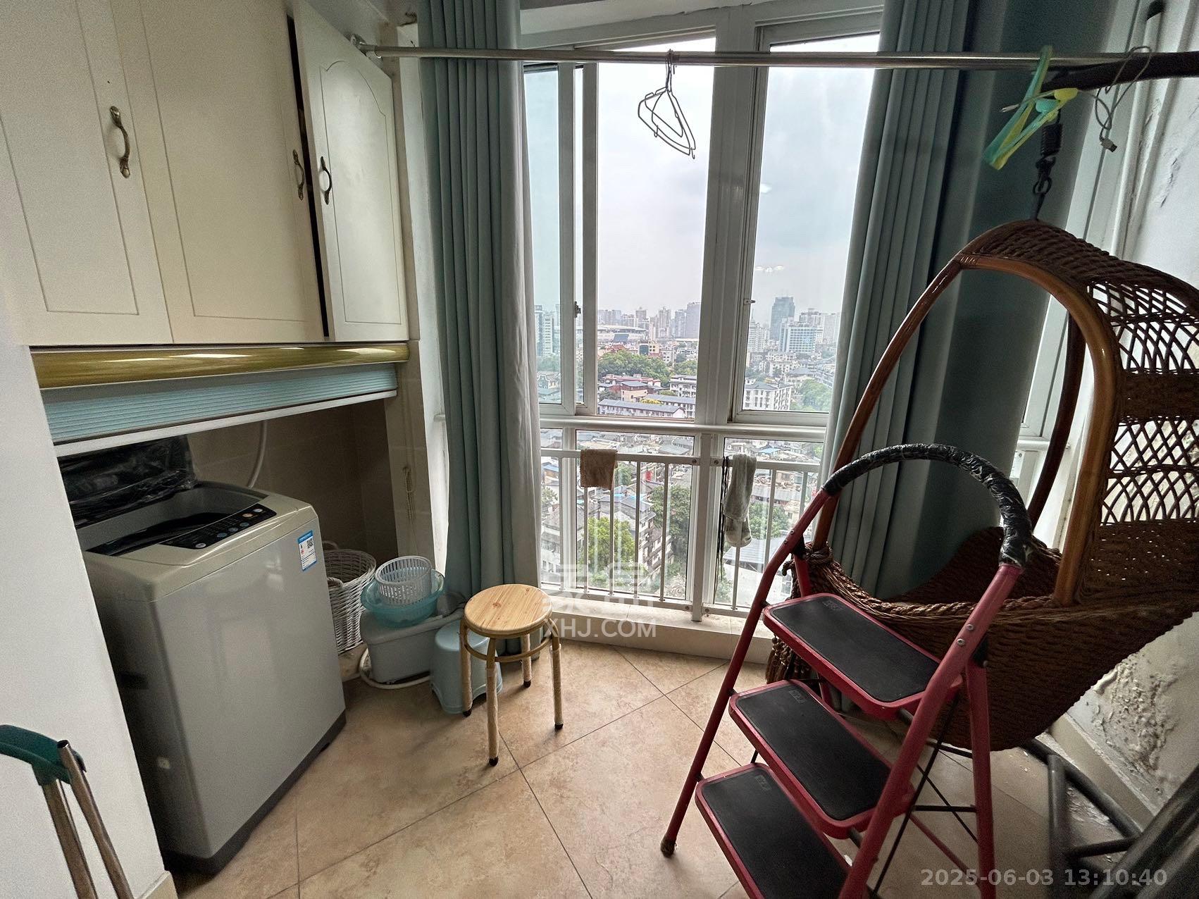 天心华庭 1室1厅1卫 1800.0元/月 天心华庭 1室1厅1卫 1800.0元/月室内图