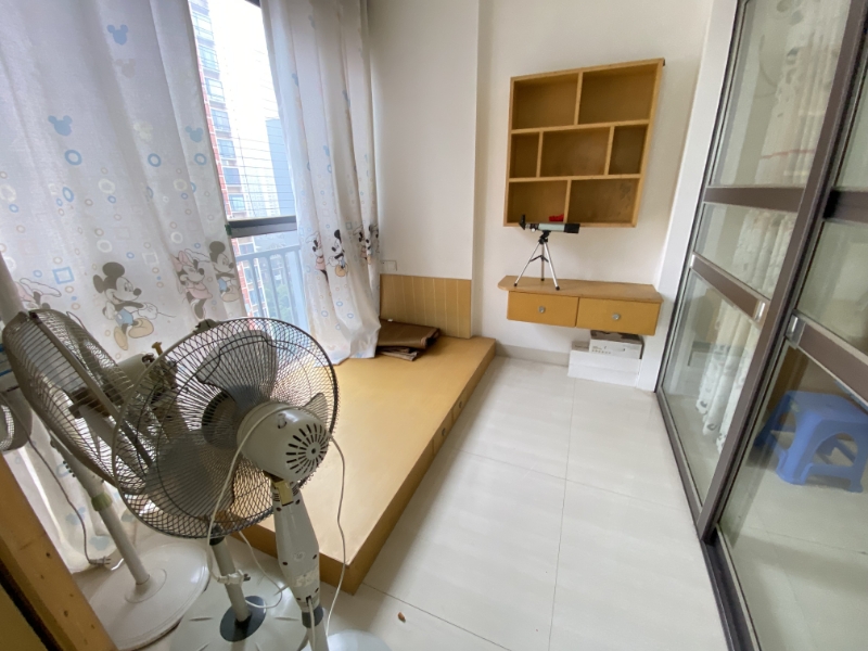 山水华庭  3室0厅0卫   2300.00元/月室内图