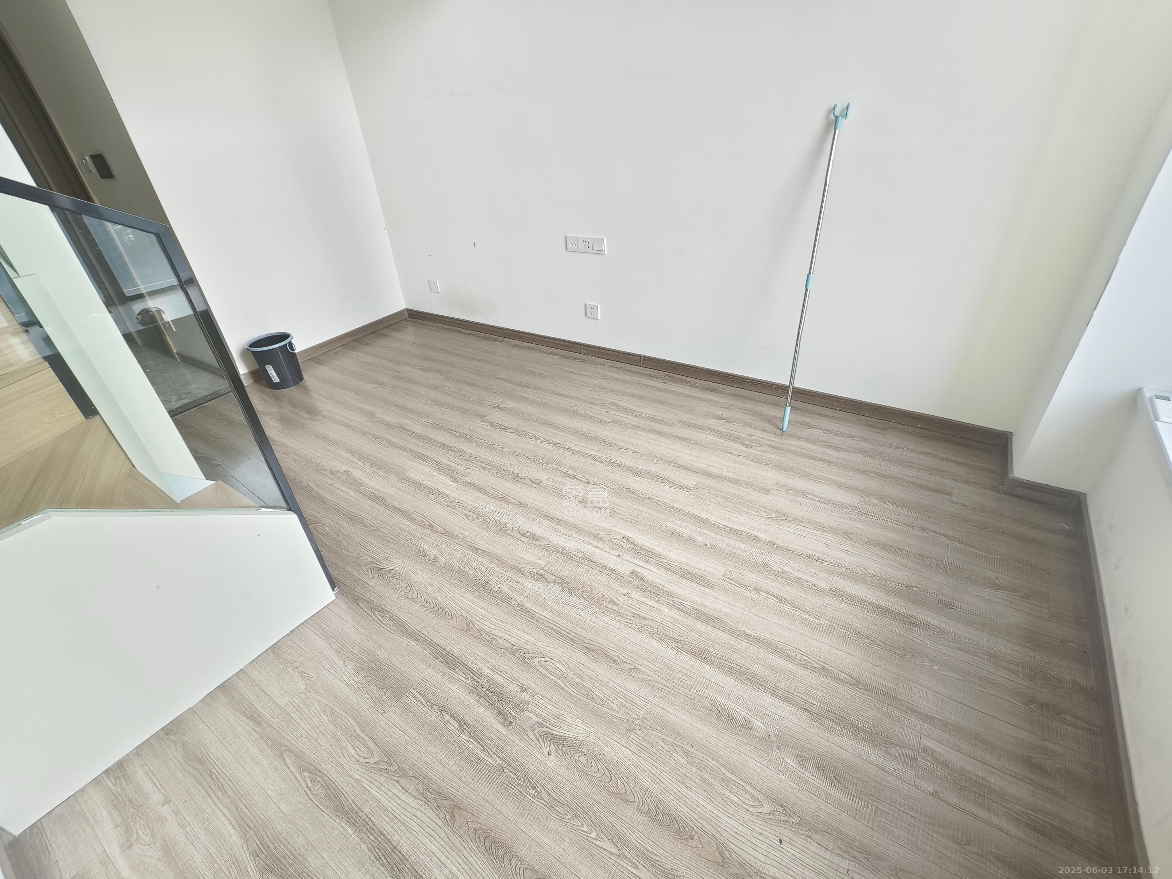 卓越浅水湾  1室1厅1卫    1750.0元/月室内图