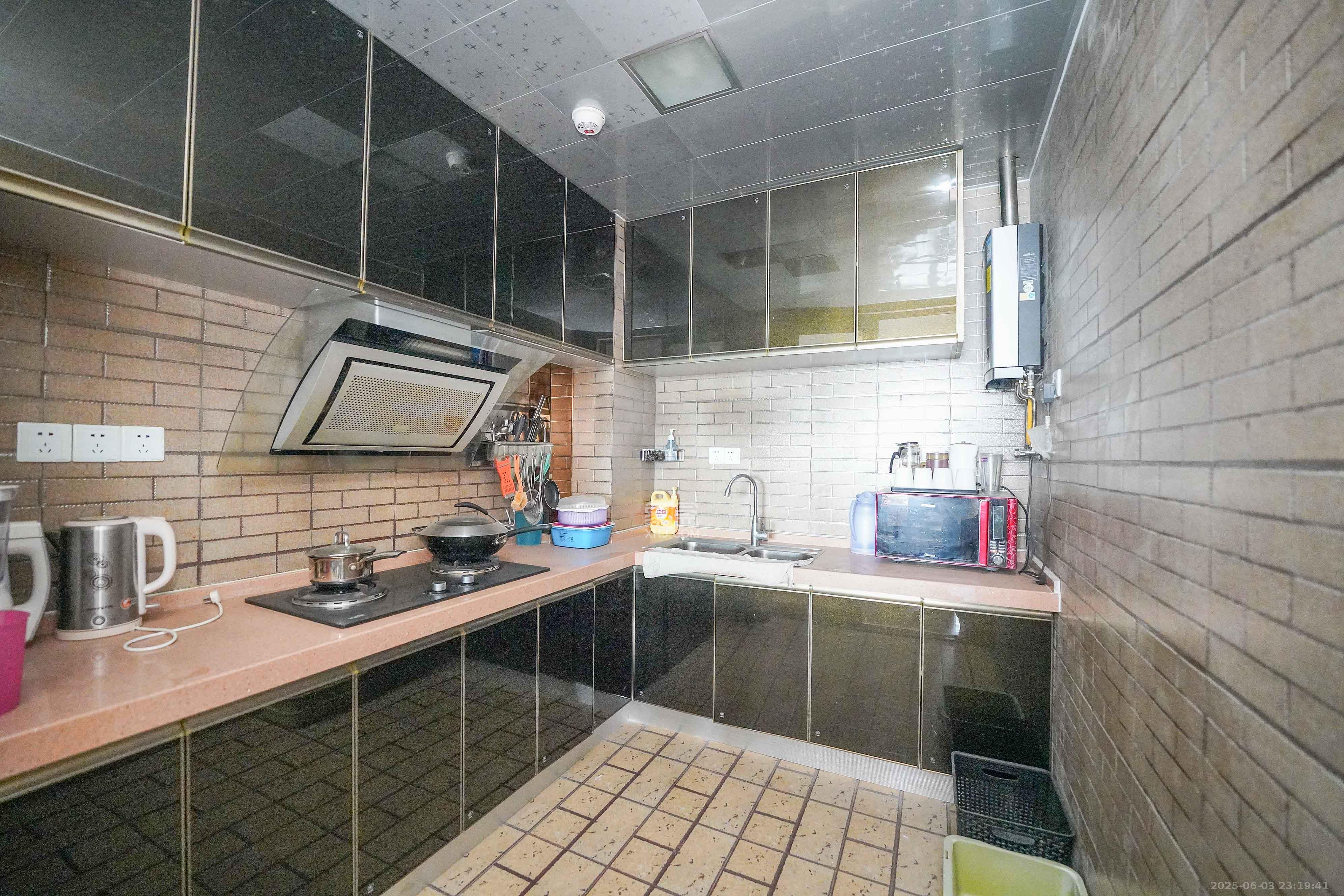 佳兆业水岸新都  3室2厅1卫   65.00万其他