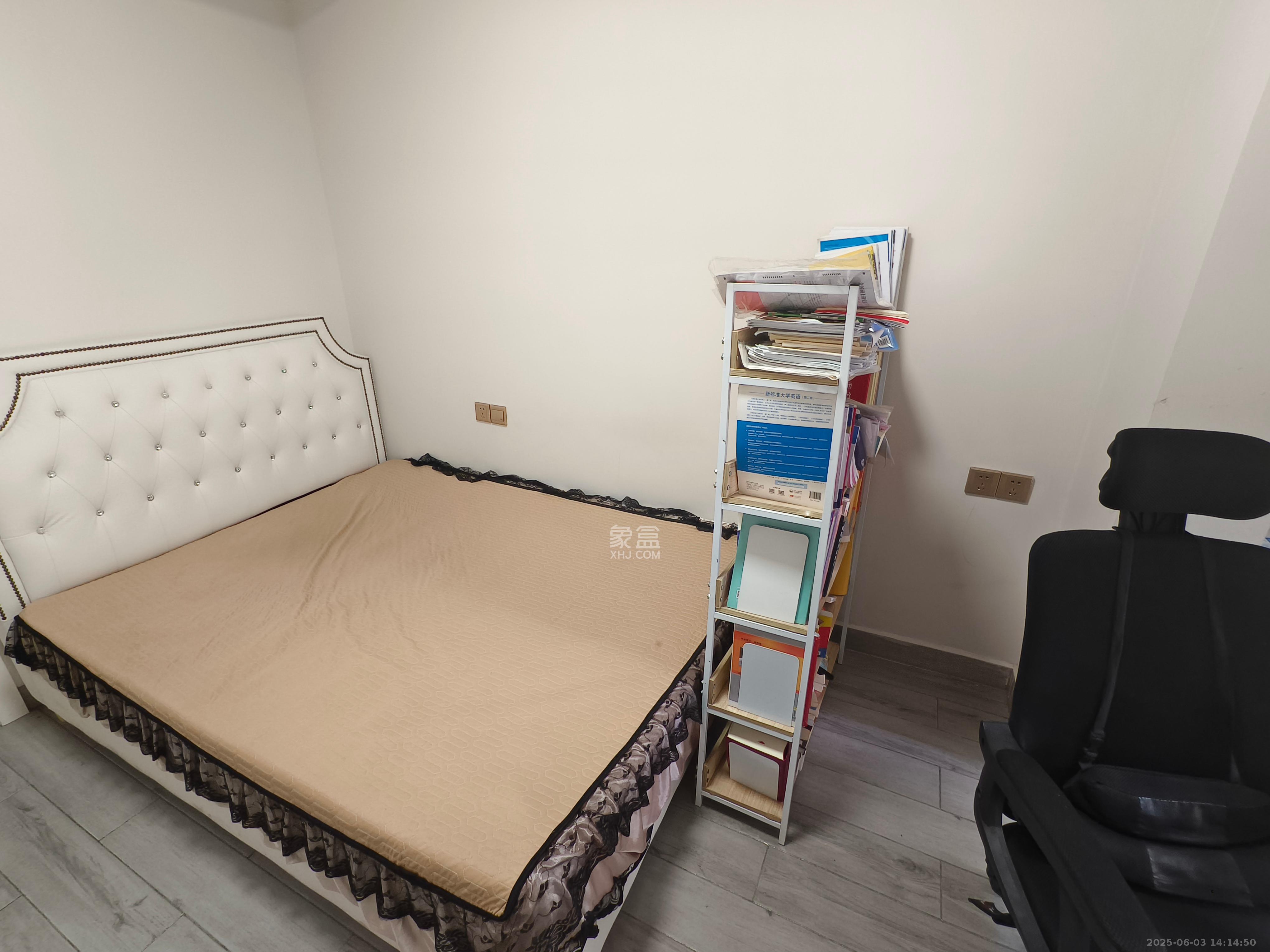 卓越浅水湾  3室2厅1卫    3200.0元/月室内图