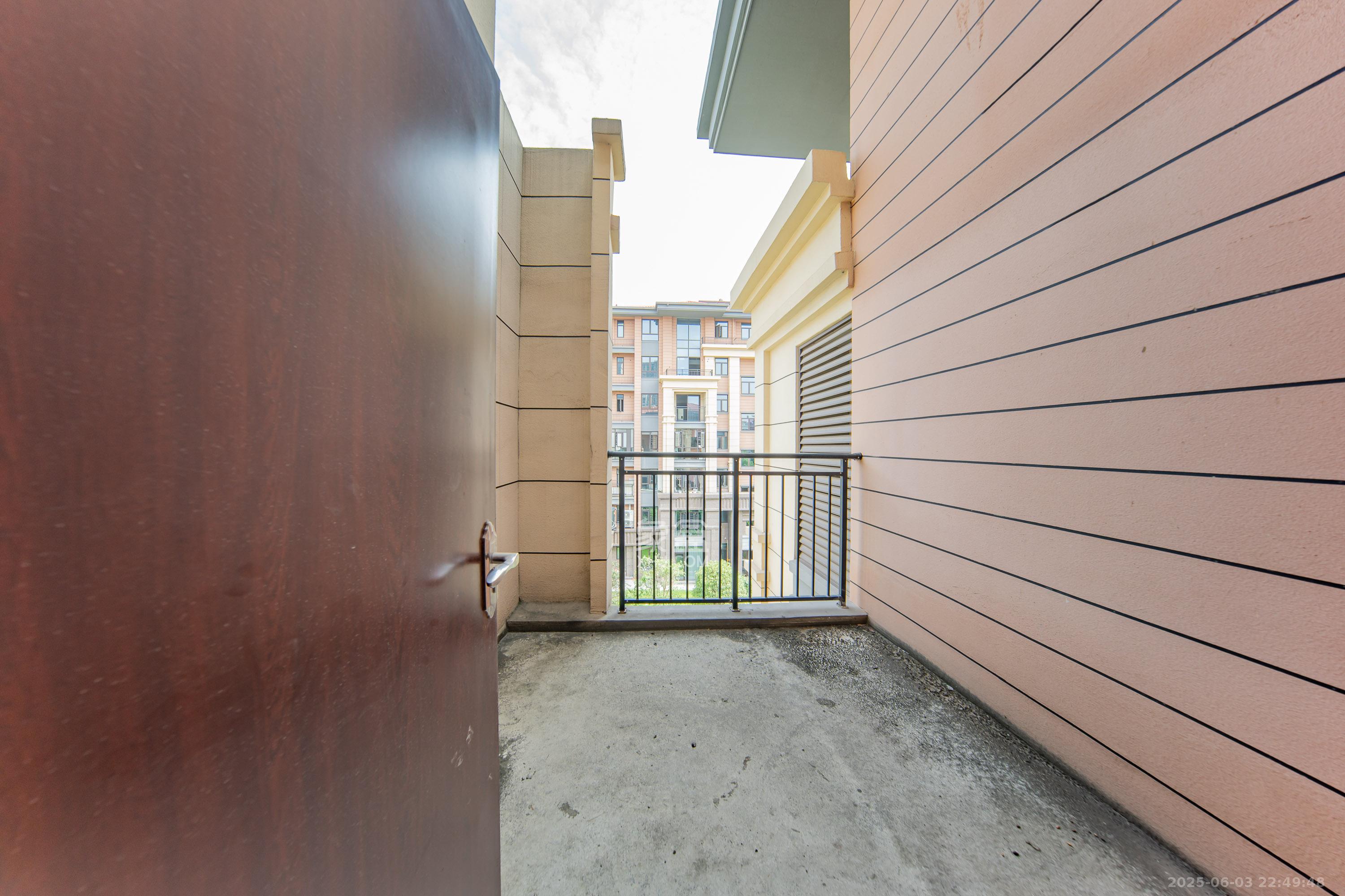 江山帝景雅墅(普罗旺斯)  7室2厅4卫    395.0万 江山帝景雅墅(普罗旺斯)  7室2厅4卫    395.0万其他