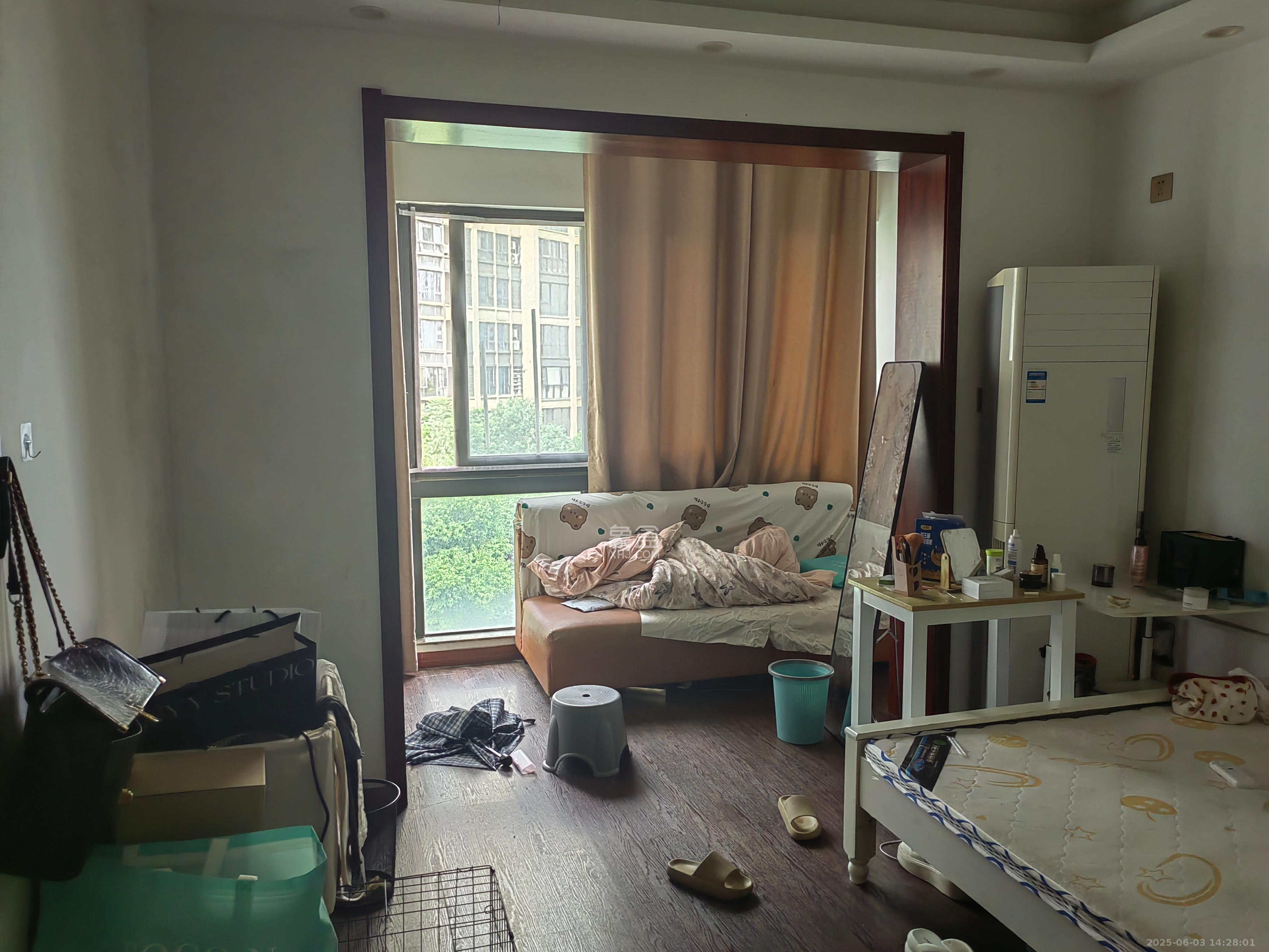 天健壹平方英里(天健芙蓉盛世二期) 6室1厅2卫 5000.0元/月 天健壹平方英里(天健芙蓉盛世二期) 6室1厅2卫 5000.0元/月室内图