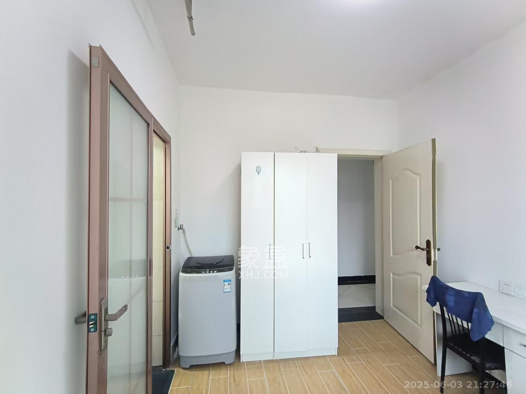 保利麓谷林语B区  1室2厅1卫   950.00元/月室内图