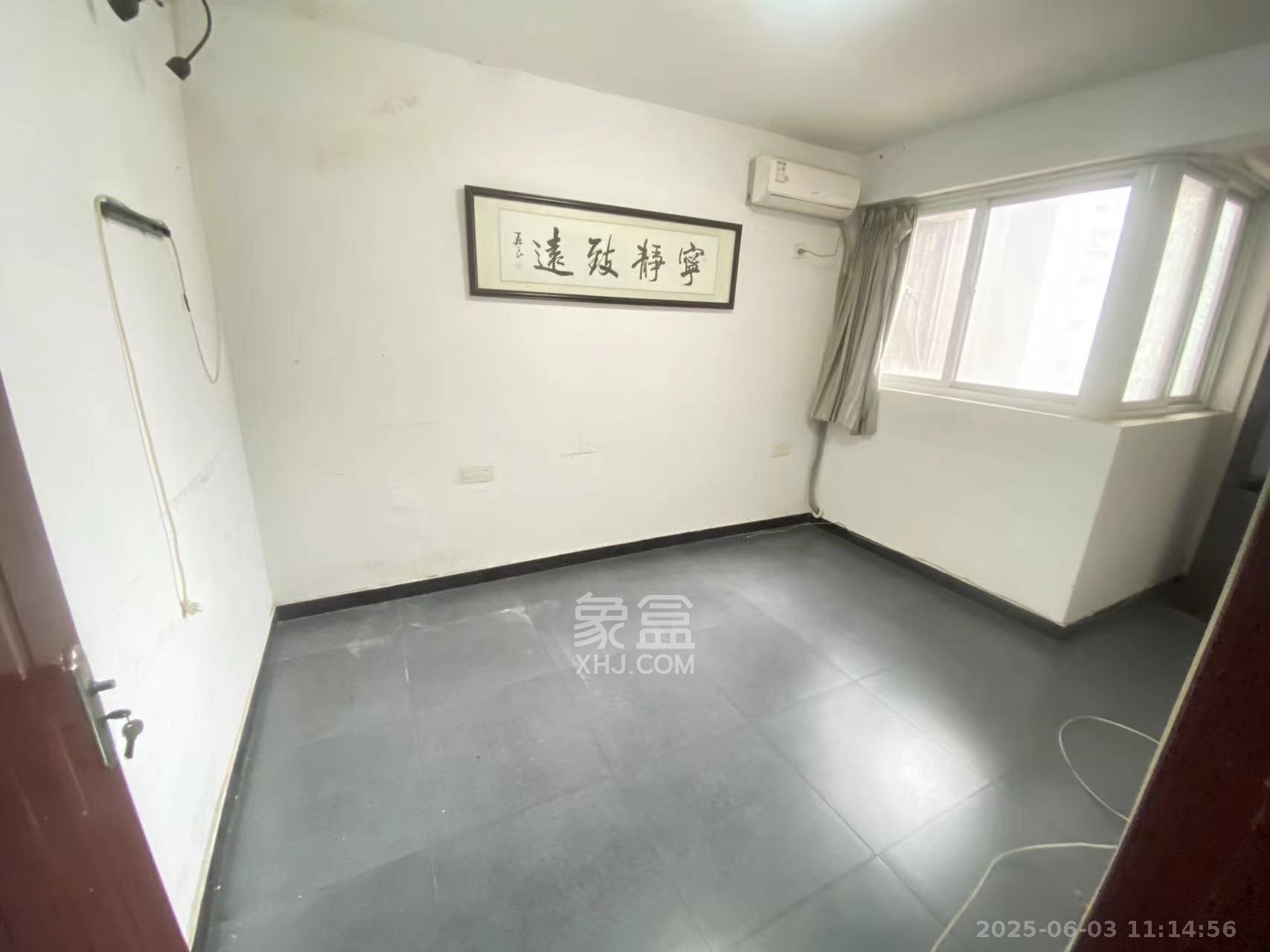 巧克力空间（建鸿达现代大厦）  2室2厅1卫   1800.00元/月室内图