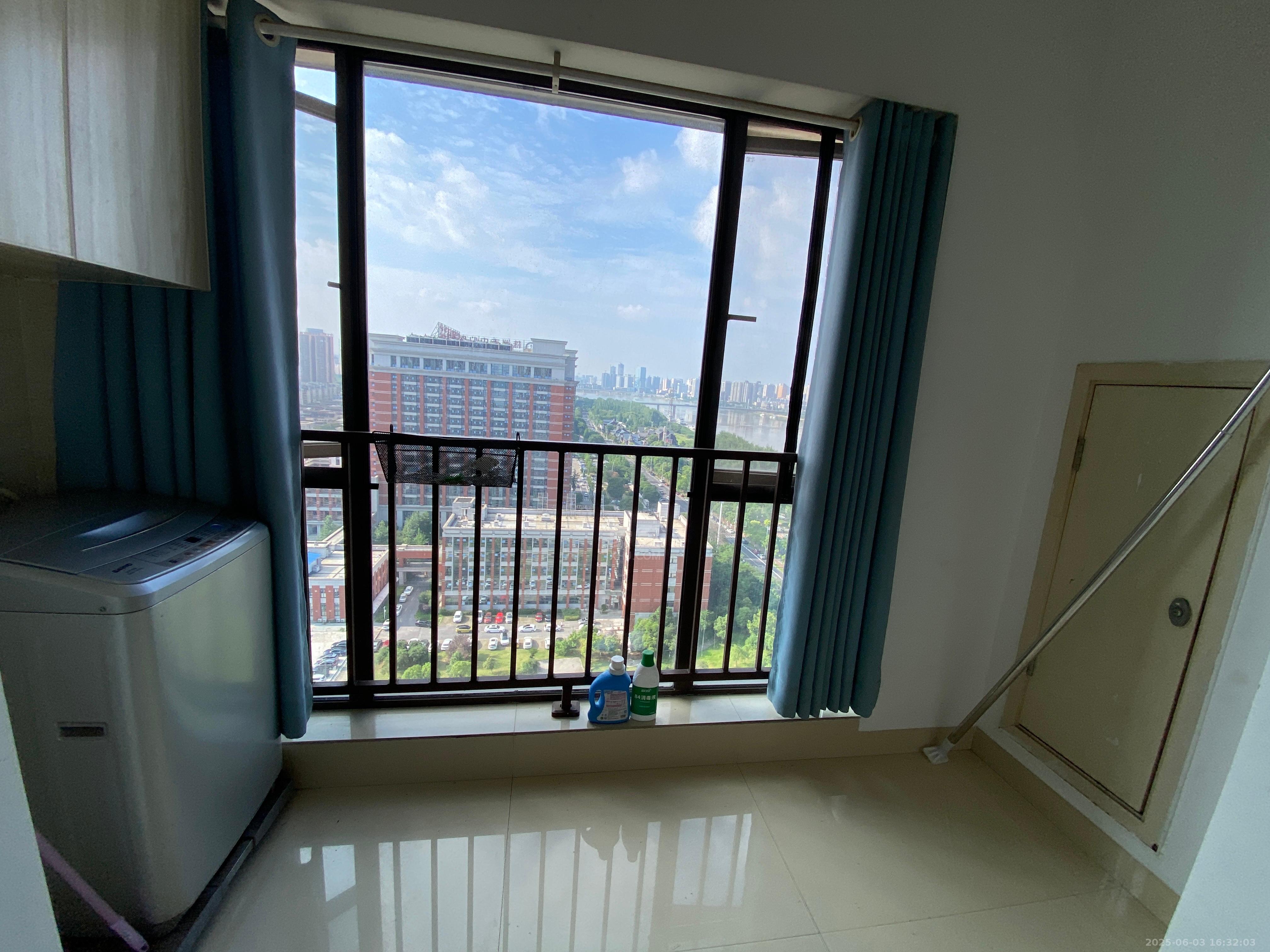 中泰财富湘江 1室1厅1卫 1200.0元/月 中泰财富湘江 1室1厅1卫 1200.0元/月室内图