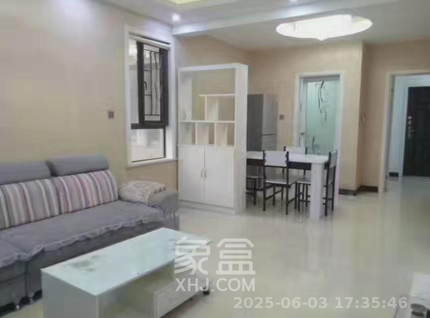 山语城二期  3室2厅1卫   1800.00元/月室内图1