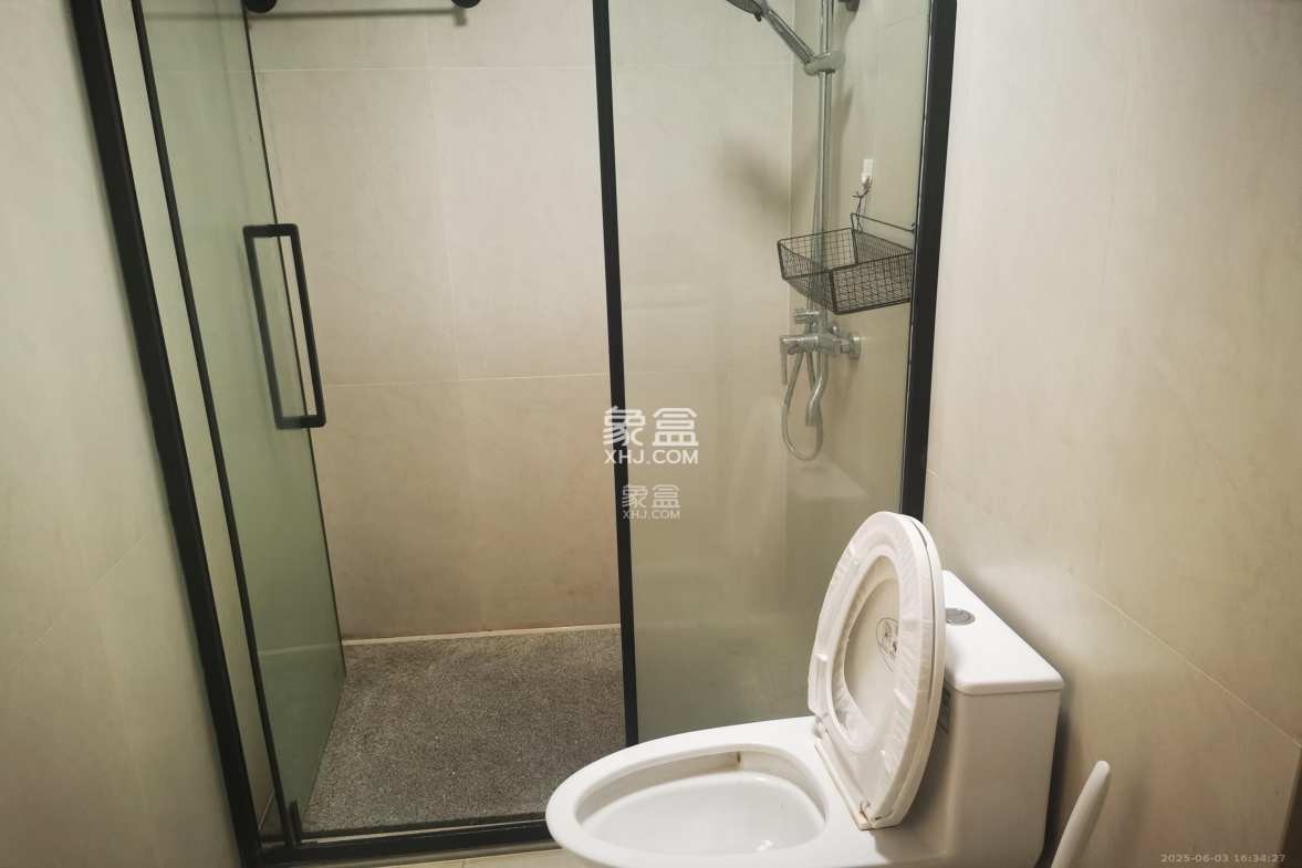 奥克斯滨仕花园(奥克斯洋湖广场/奥克斯中心)  1室1厅1卫    1800.0元/月 奥克斯滨仕花园(奥克斯洋湖广场/奥克斯中心)  1室1厅1卫    1800.0元/月室内图