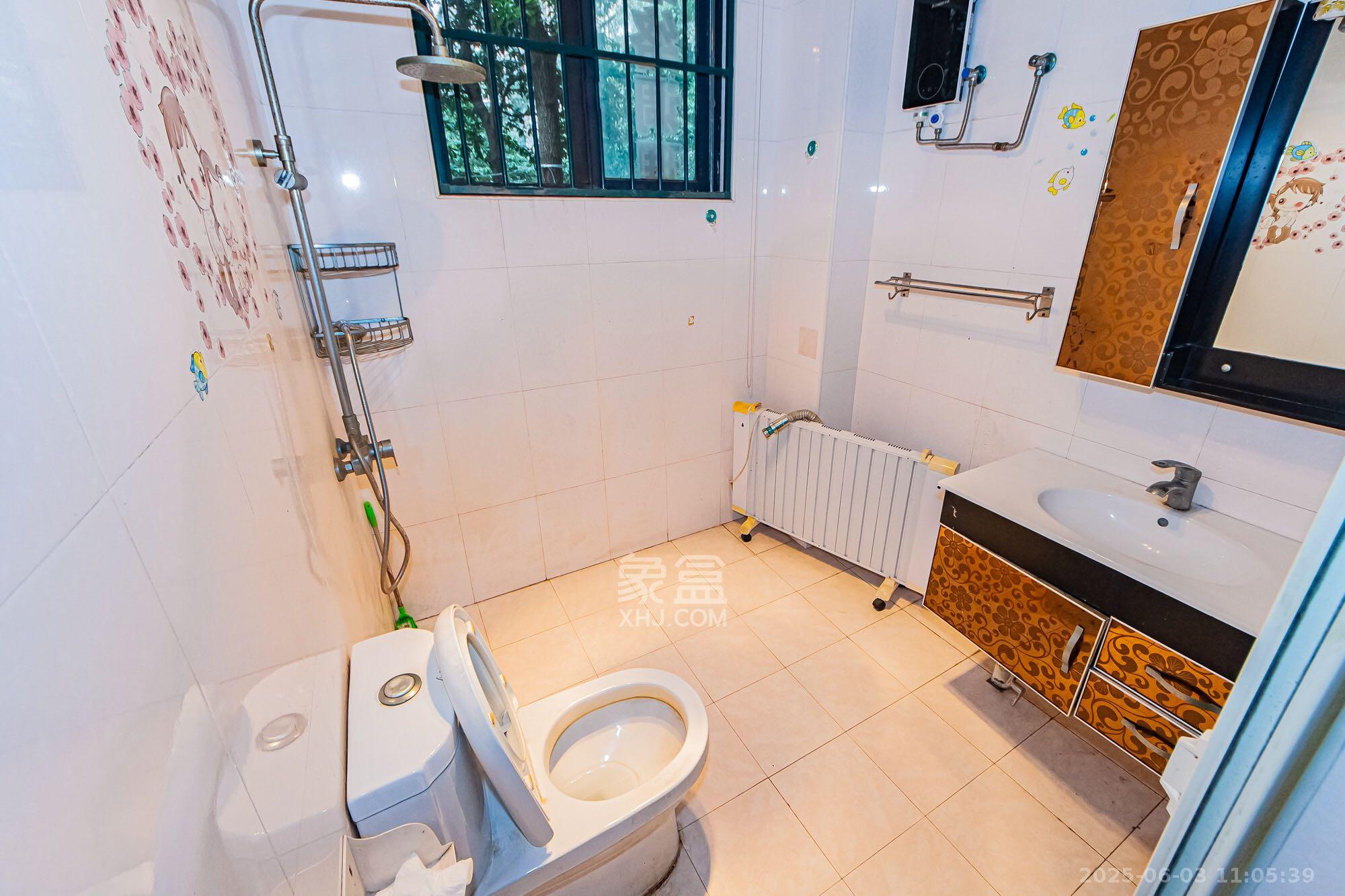 湘江世纪城聚江苑 3室2厅2卫 3200.0元/月 湘江世纪城聚江苑 3室2厅2卫 3200.0元/月室内图