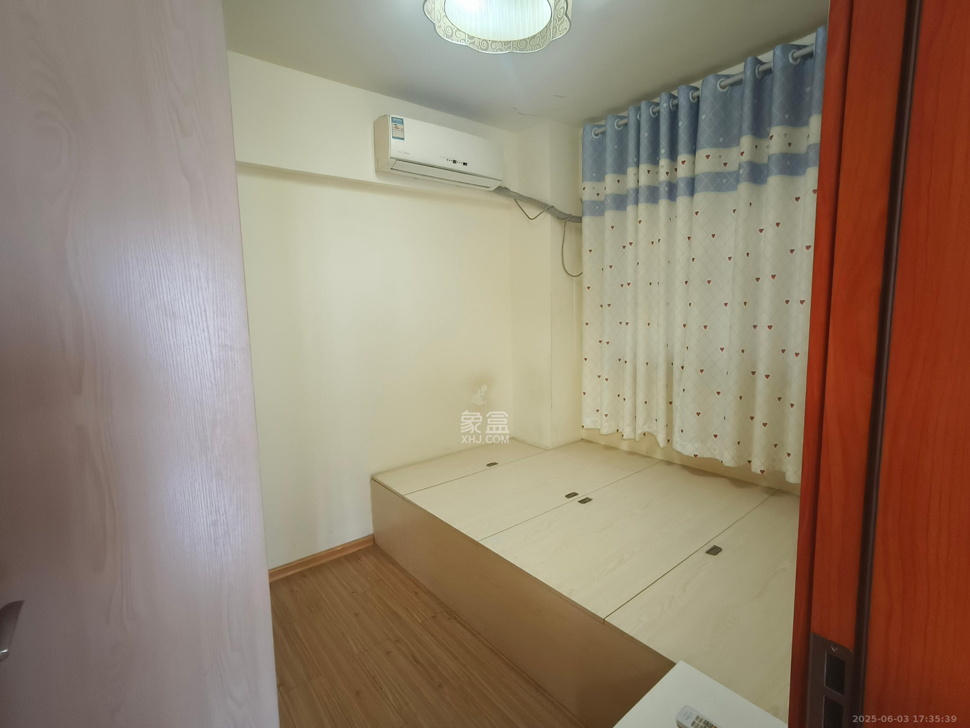 新长海广场  1室1厅1卫   1700.00元/月室内图