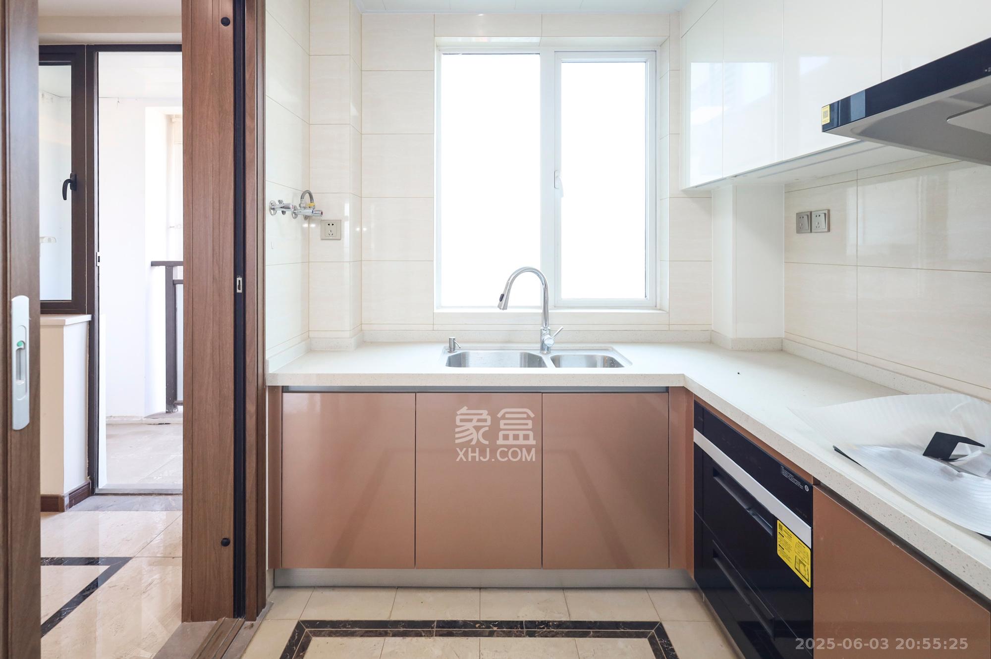 中欣楚天御府E区 4室2厅2卫 152.0万 中欣楚天御府E区 4室2厅2卫 152.0万厨房