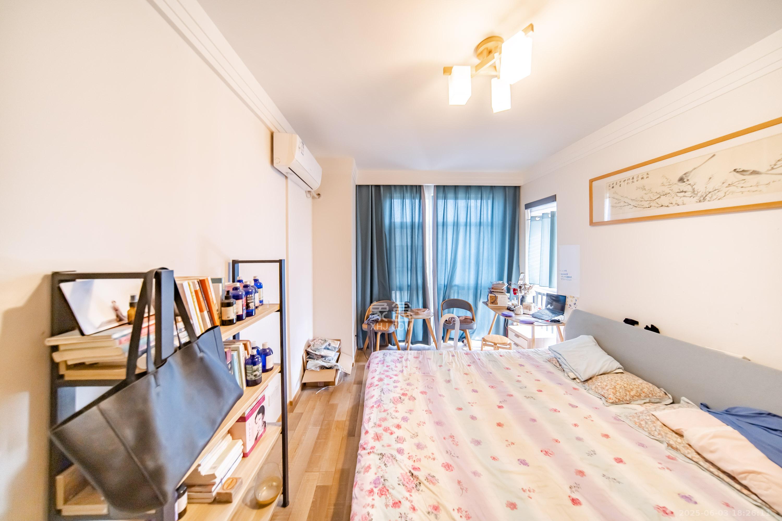 阳光100一期、四五期  2室1厅1卫    84.8万卧室