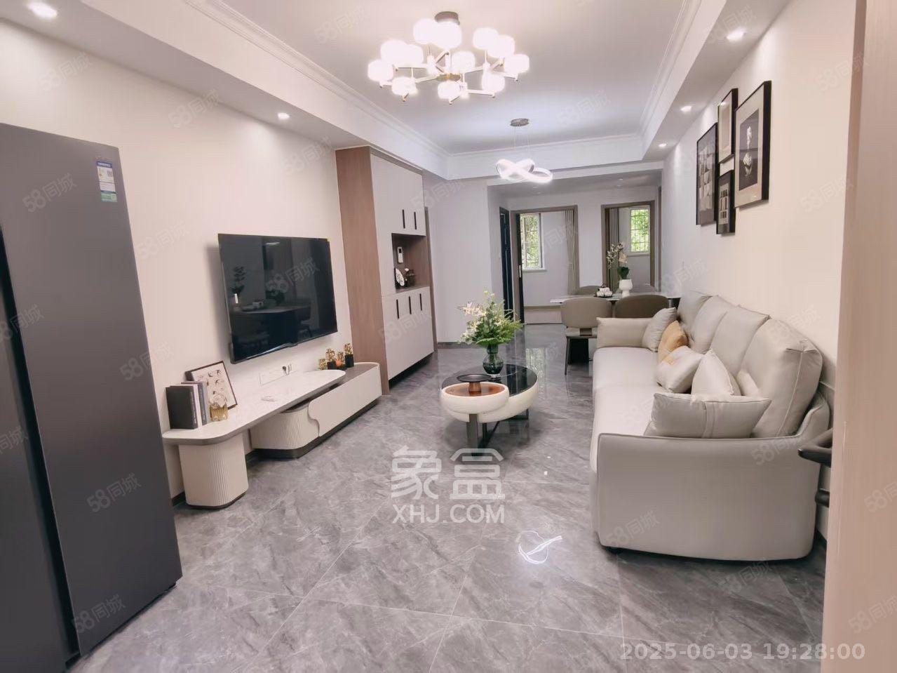 新造安置区 2室2厅1卫 2000.0元/月 新造安置区 2室2厅1卫 2000.0元/月室内图