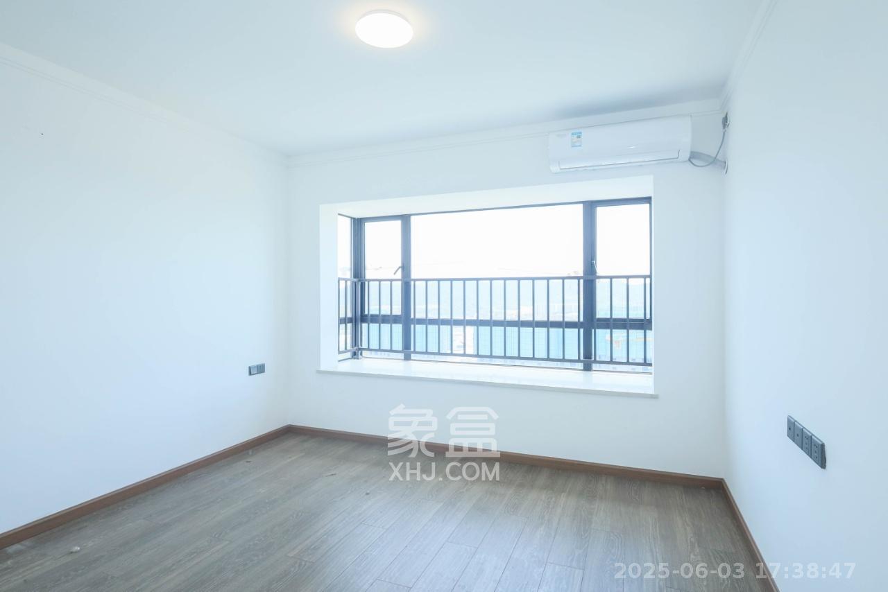 招商华发依云曦城  4室2厅2卫   2800.00元/月室内图