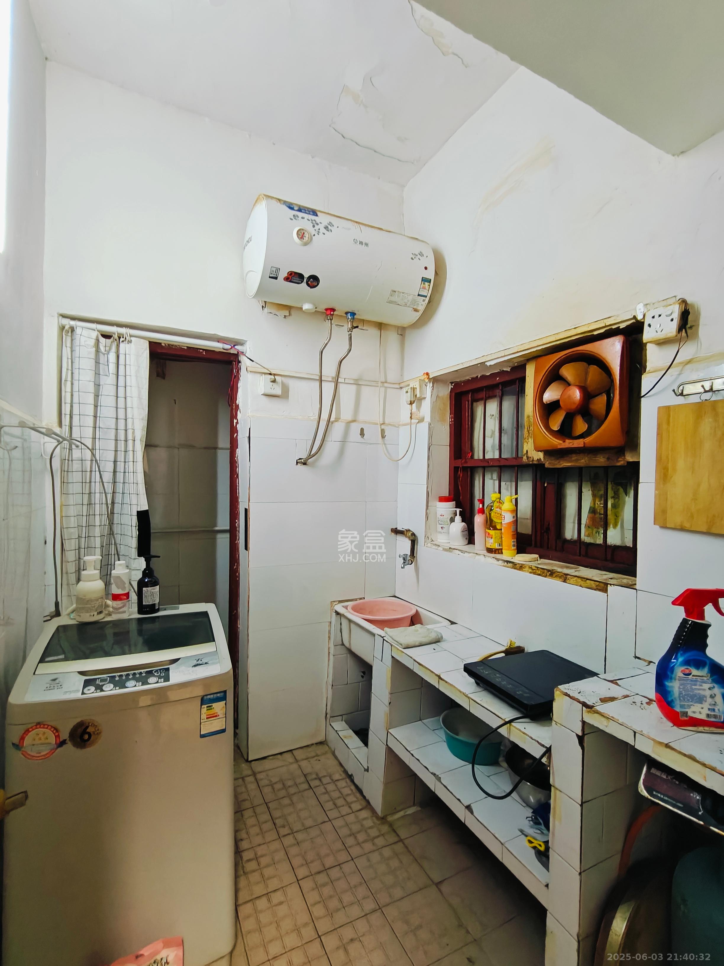 向韶村  2室1厅1卫    1200.0元/月 向韶村  2室1厅1卫    1200.0元/月室内图