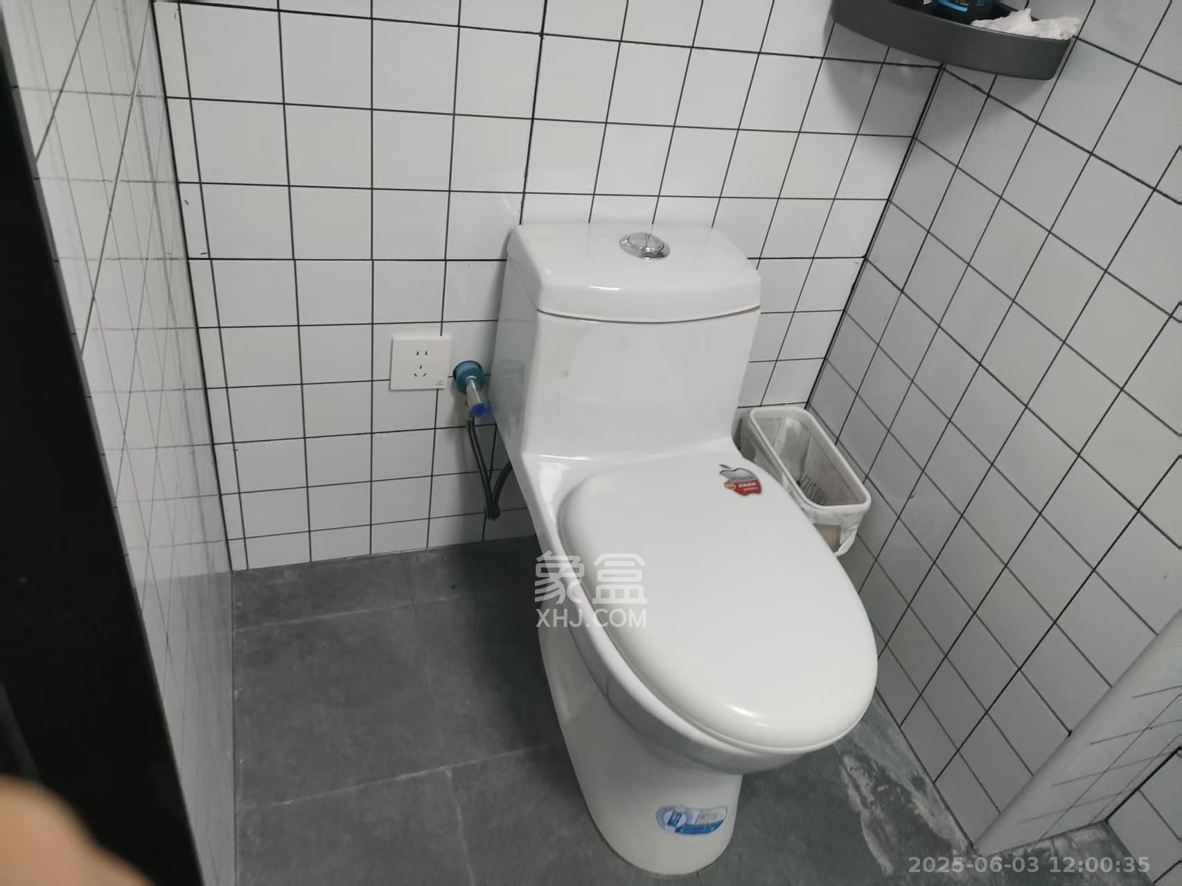 保利恒伟时光印象  1室1厅1卫    1700.0元/月室内图