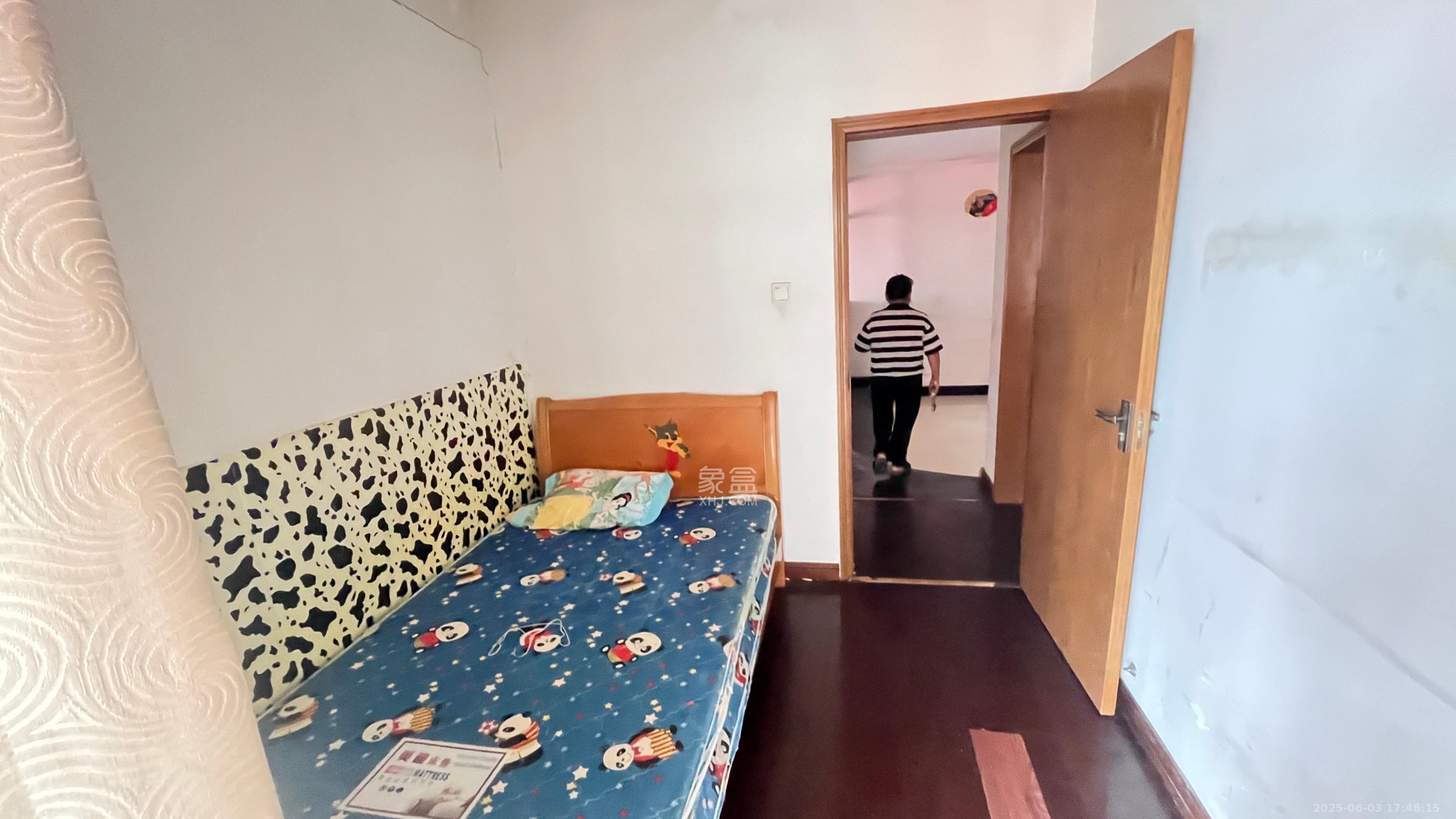 金地华园 3室2厅1卫 2500.0元/月 金地华园 3室2厅1卫 2500.0元/月室内图