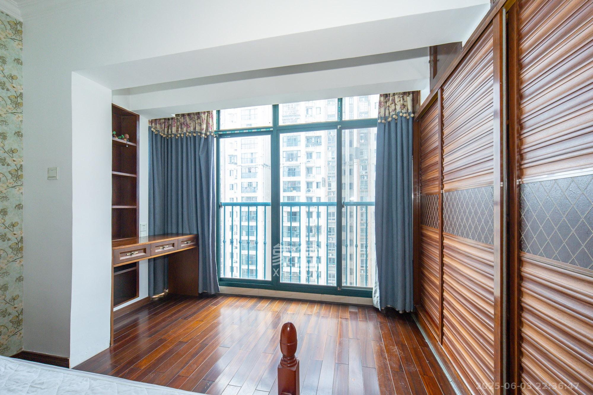 蝴蝶谷  2室2厅1卫    49.8万 蝴蝶谷  2室2厅1卫    49.8万阳台