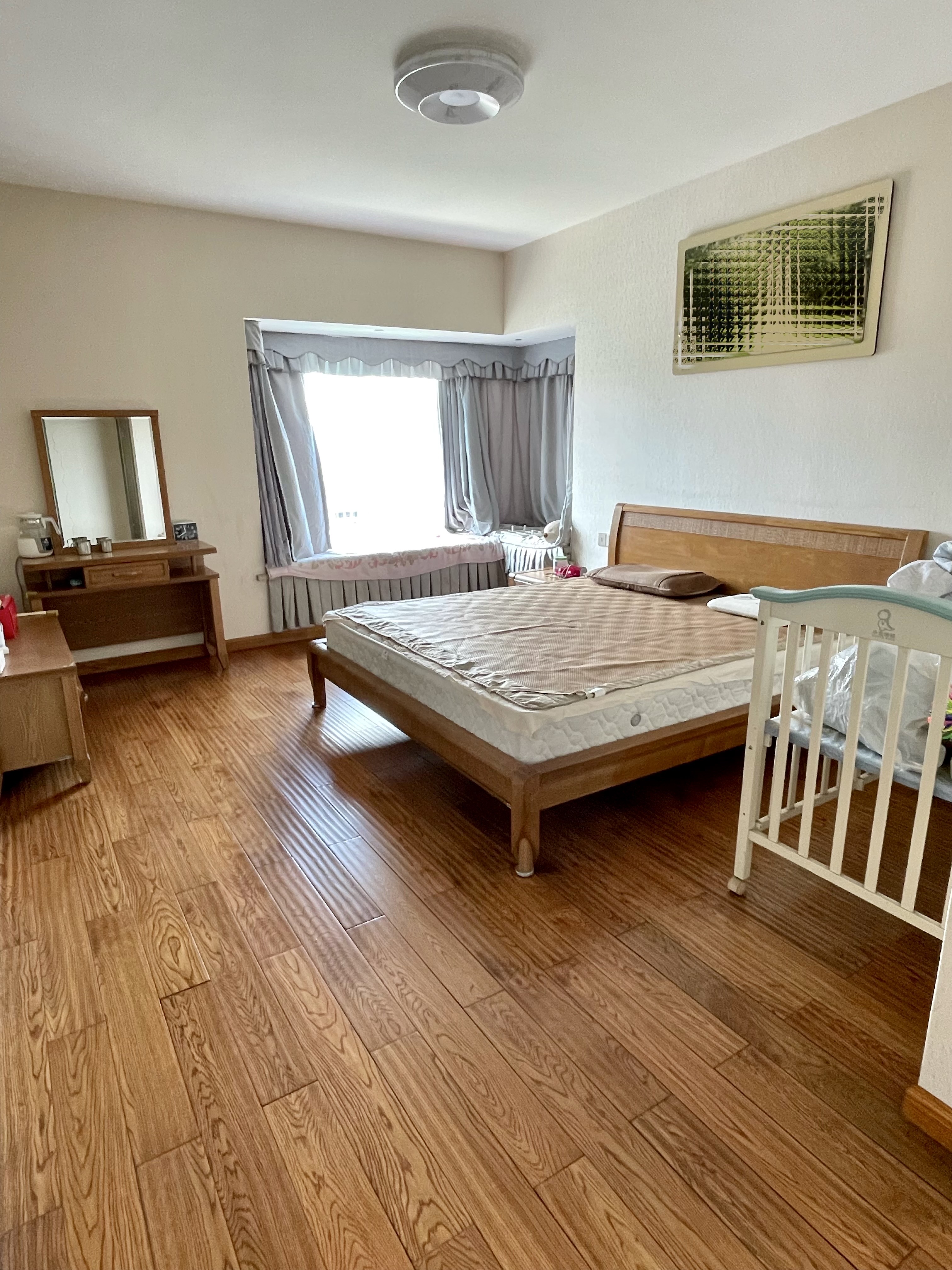 香江城市花园  3室2厅2卫   2200.00元/月室内图